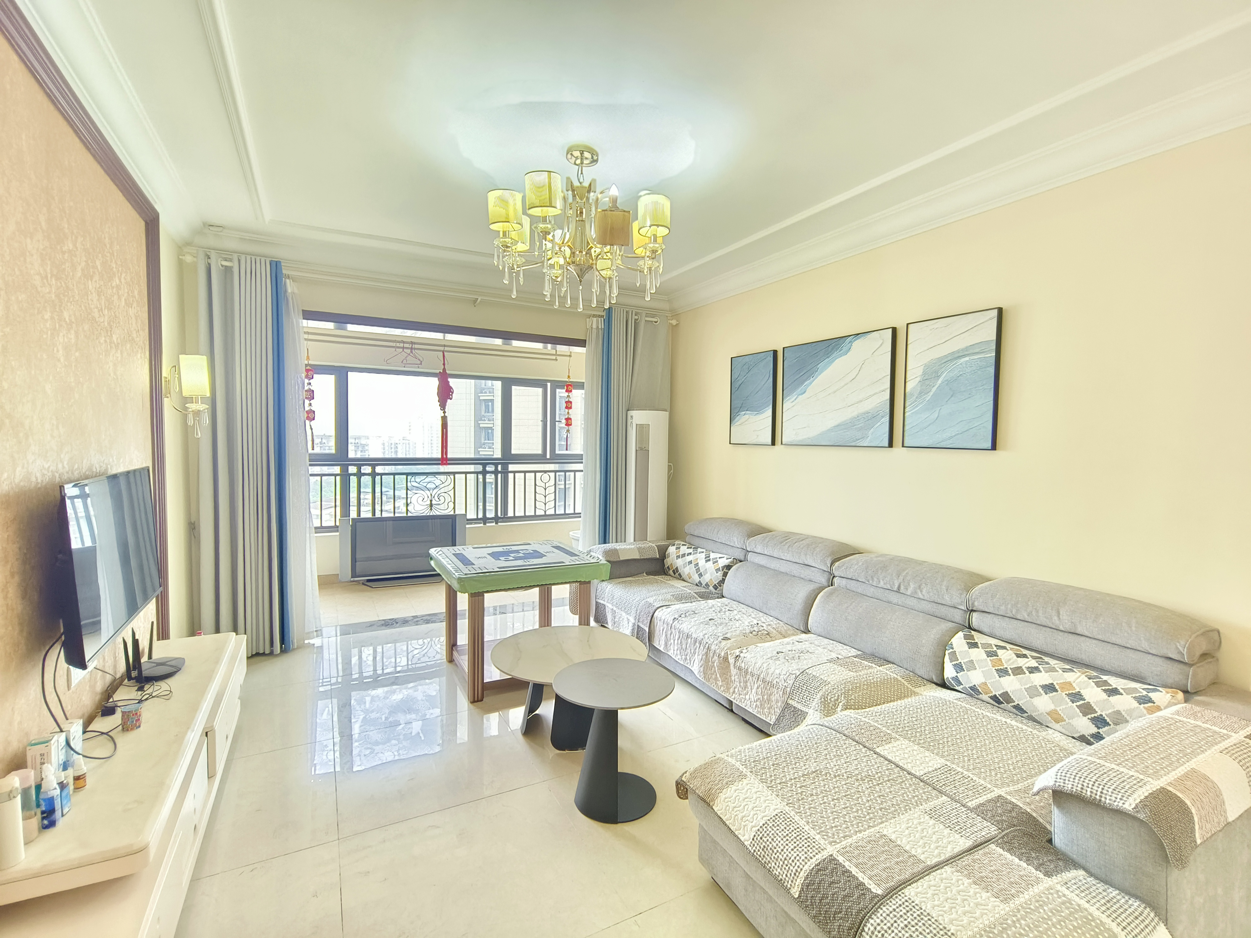 恒大华府 3室2厅2卫 2400.0元/月 恒大华府 3室2厅2卫 2400.0元/月室内图