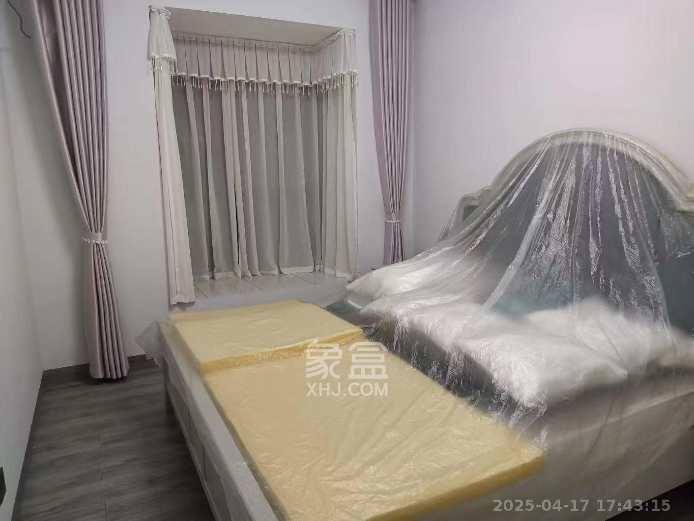 水岸世景  3室2厅2卫   3200.00元/月室内图
