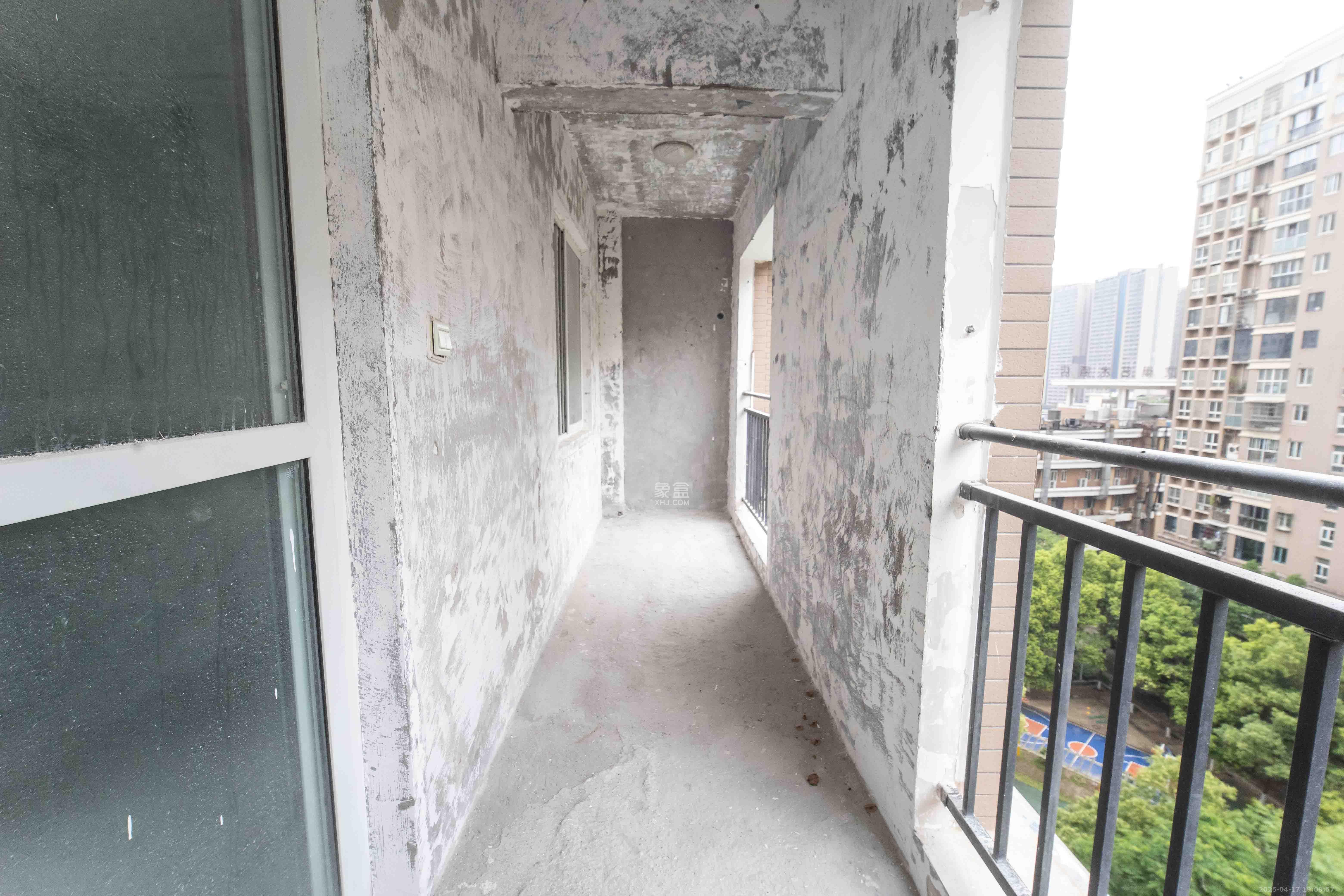 上河国际C区 3室2厅1卫 98.0万 上河国际C区 3室2厅1卫 98.0万阳台