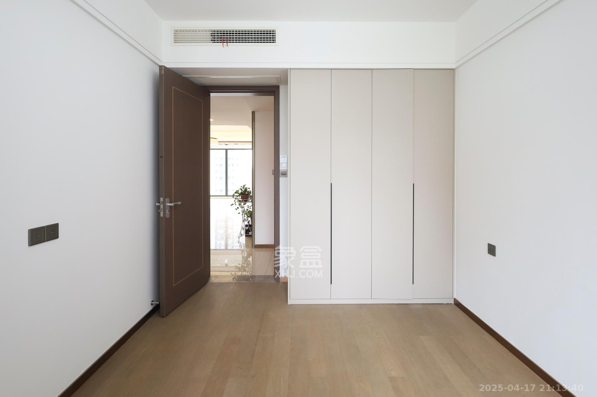 长沙万境潇湘 5室2厅2卫 298.6万 长沙万境潇湘 5室2厅2卫 298.6万卧室