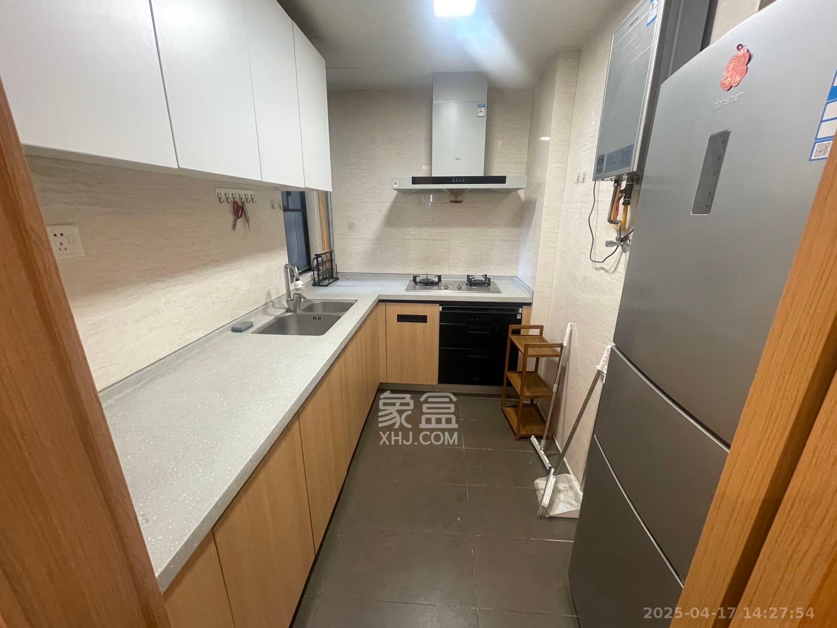 万科魅力之城非凡里 3室2厅1卫 2500.0元/月 万科魅力之城非凡里 3室2厅1卫 2500.0元/月室内图