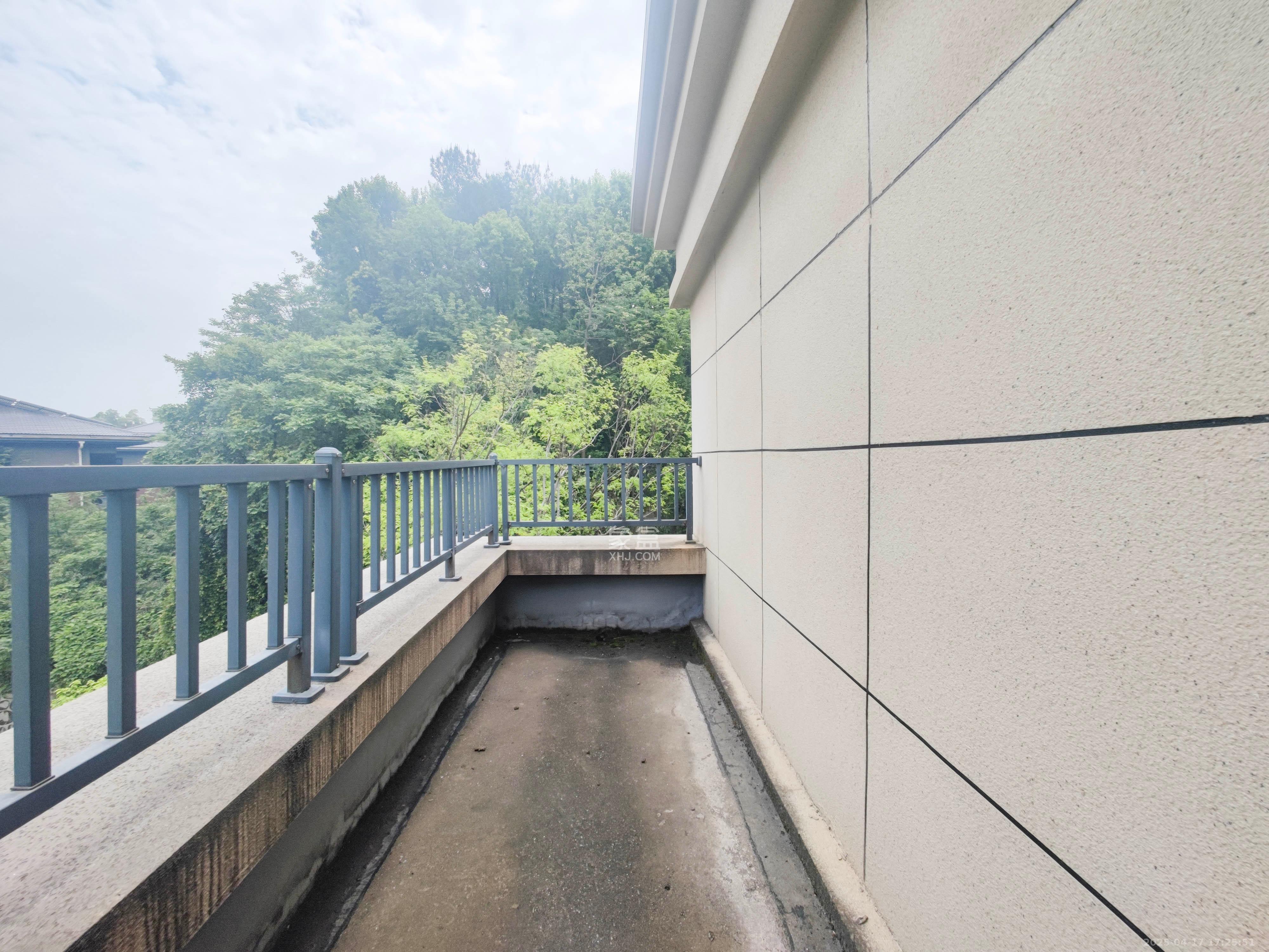 长房平和墅  6室3厅3卫   618.00万阳台