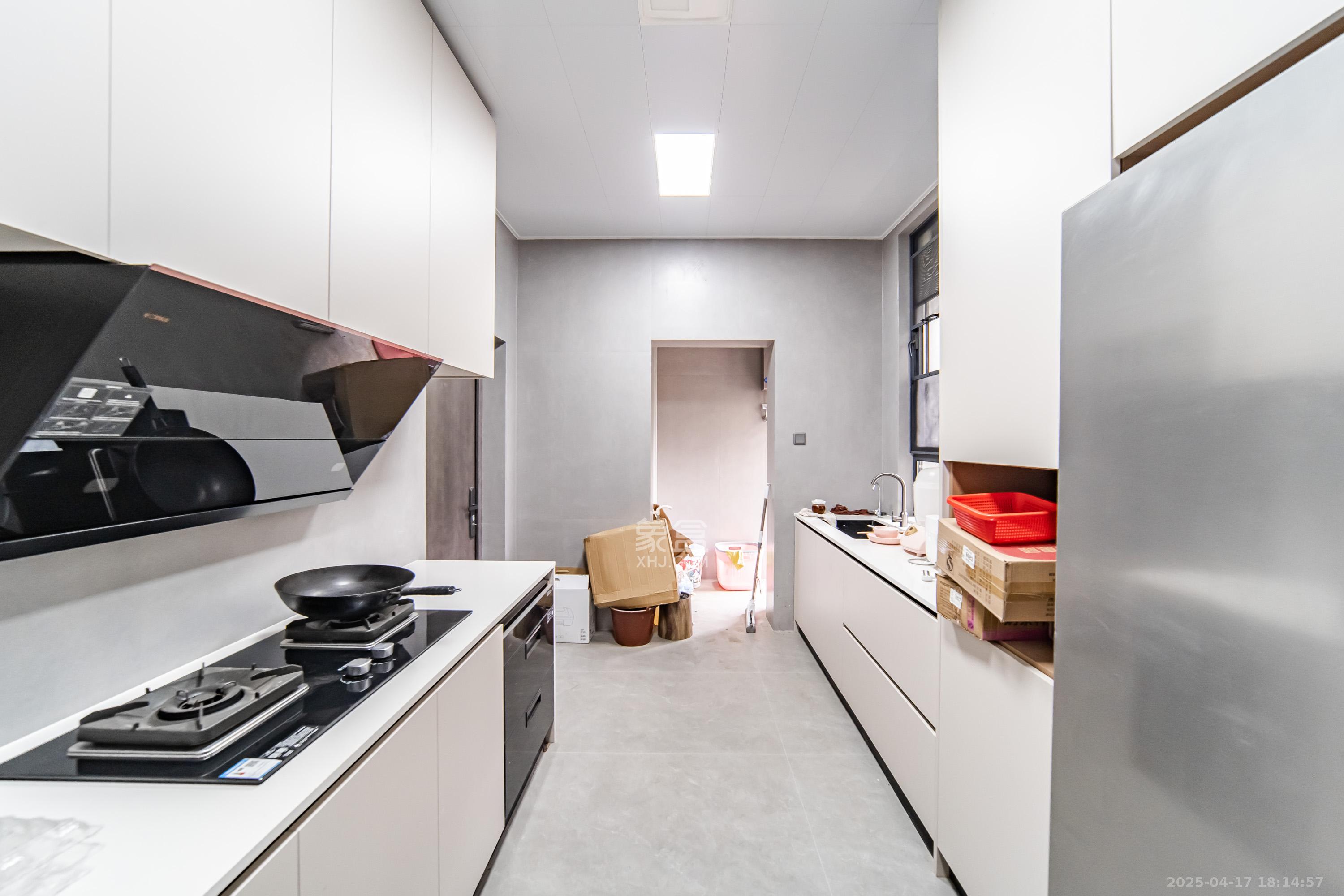 梦想麓隐桐溪 5室2厅3卫 360.0万 梦想麓隐桐溪 5室2厅3卫 360.0万厨房