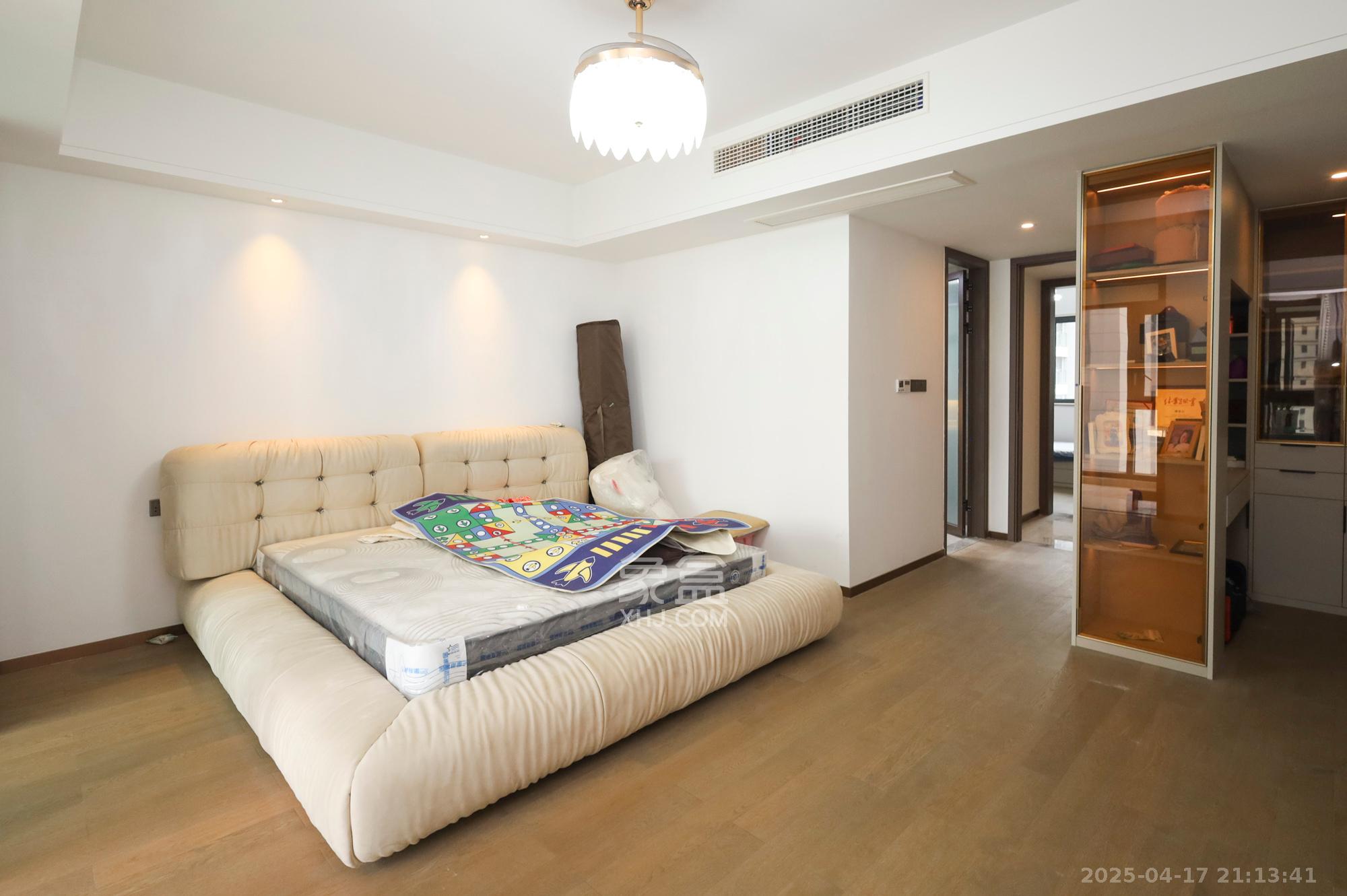 长沙万境潇湘 5室2厅2卫 298.6万 长沙万境潇湘 5室2厅2卫 298.6万卧室