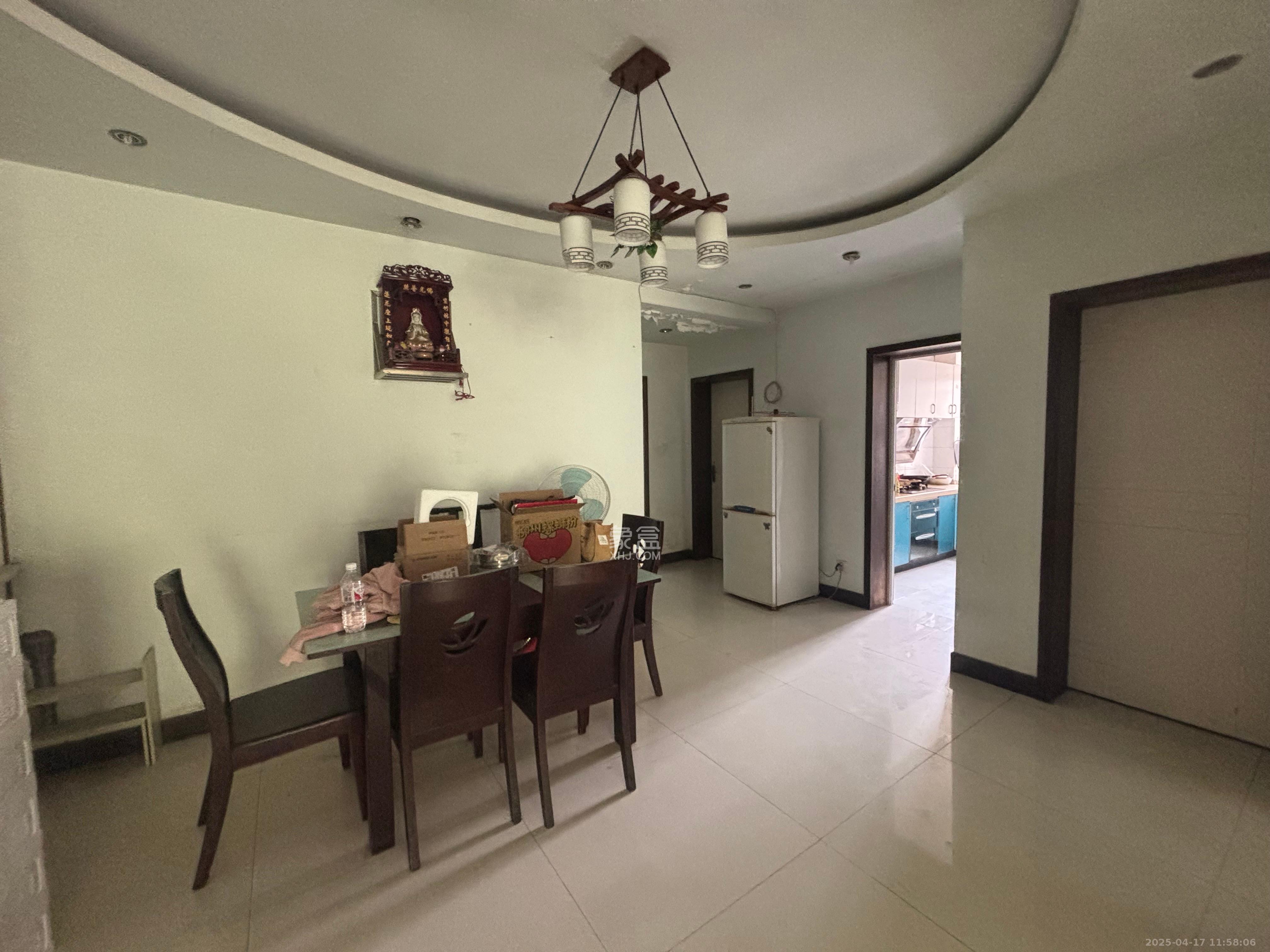 都市春天  1室1厅1卫    1100.0元/月 都市春天  1室1厅1卫    1100.0元/月室内图