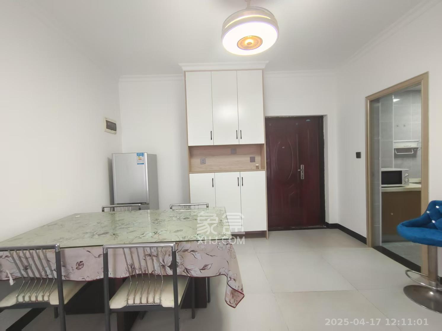 枫树园  2室1厅1卫    2500.0元/月 枫树园  2室1厅1卫    2500.0元/月室内图