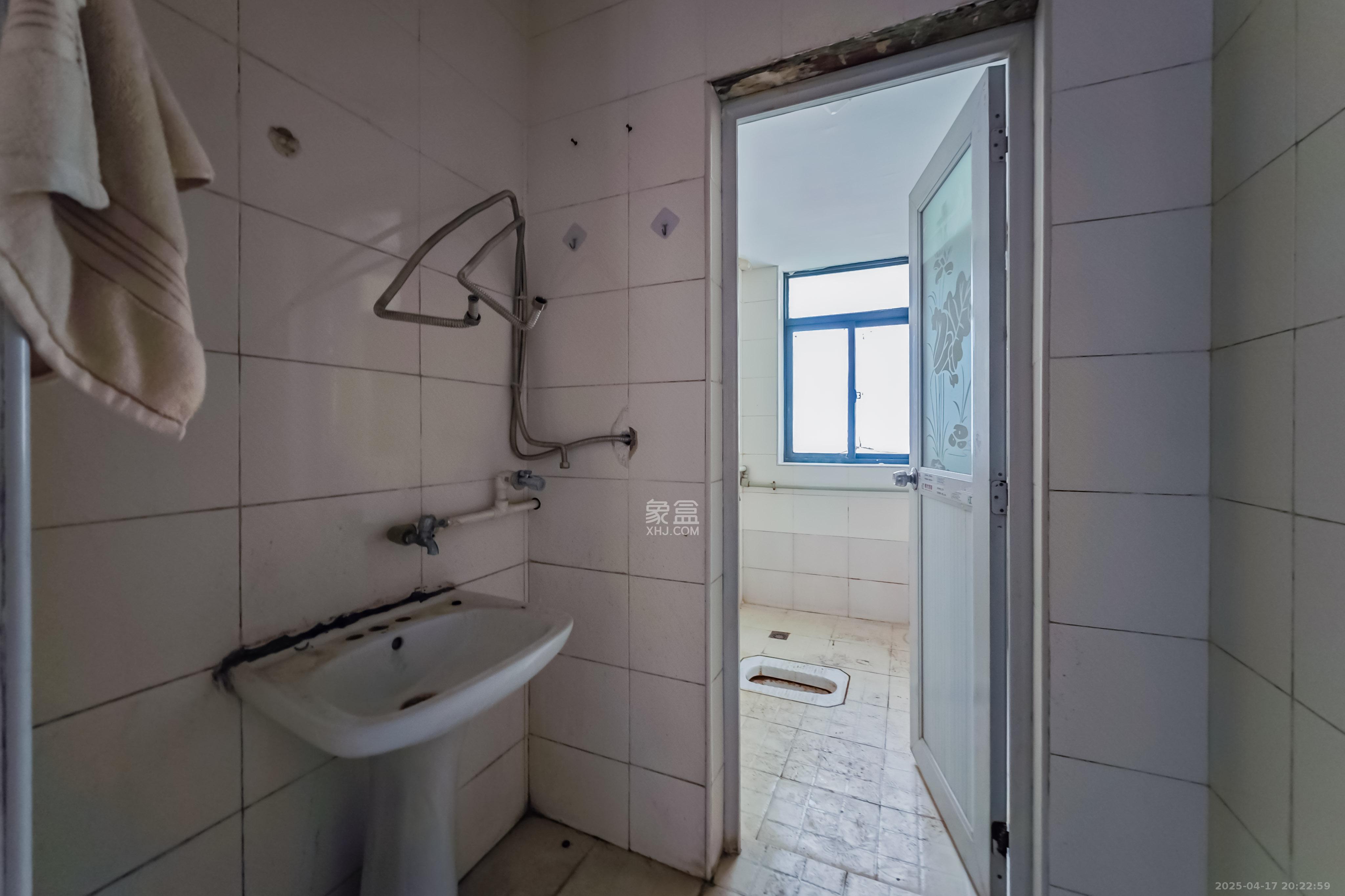 海拔东方  3室2厅2卫    115.0万 海拔东方  3室2厅2卫    115.0万卫生间