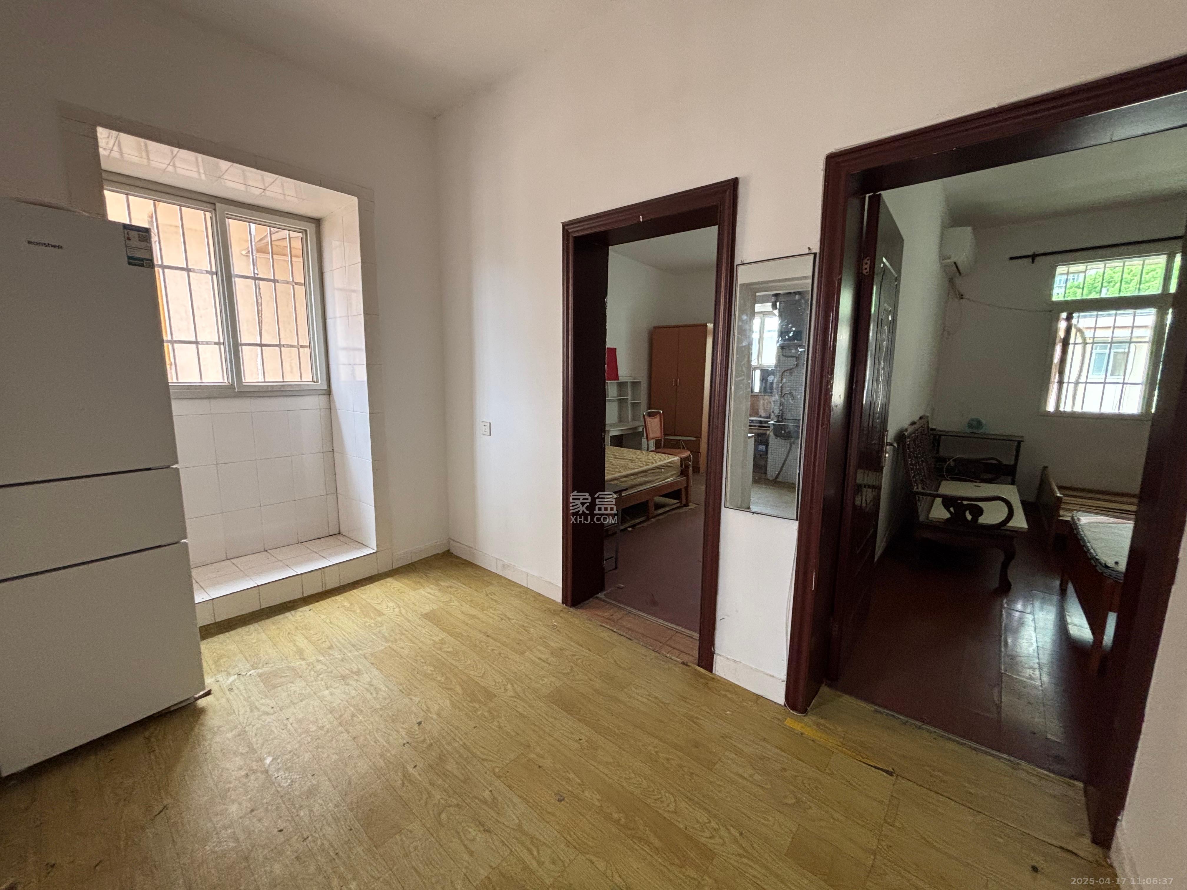 红花坡社区 2室1厅1卫 1100.0元/月 红花坡社区 2室1厅1卫 1100.0元/月室内图