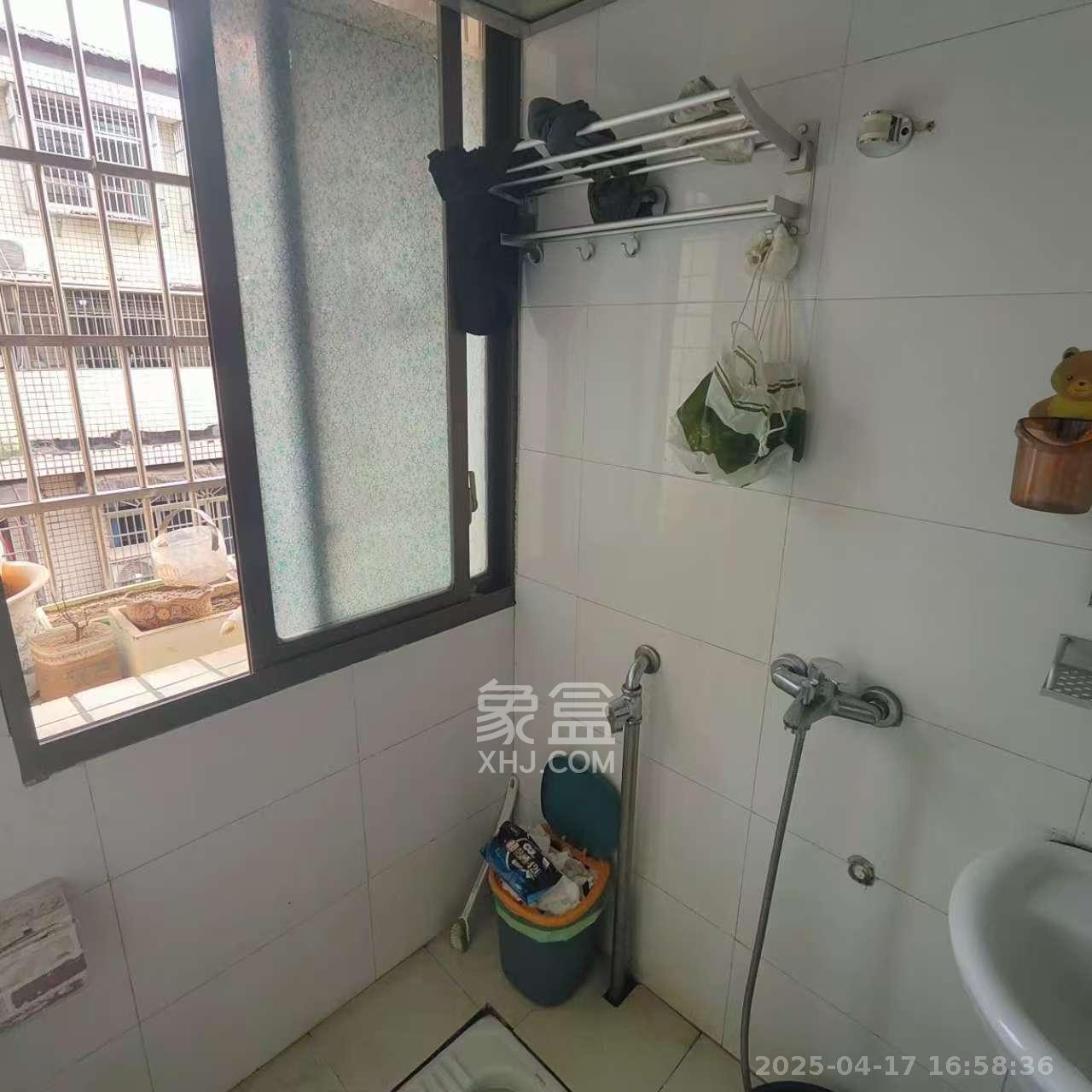 新塘垅小区（高桥物流园）  1室1厅1卫   1350.00元/月室内图