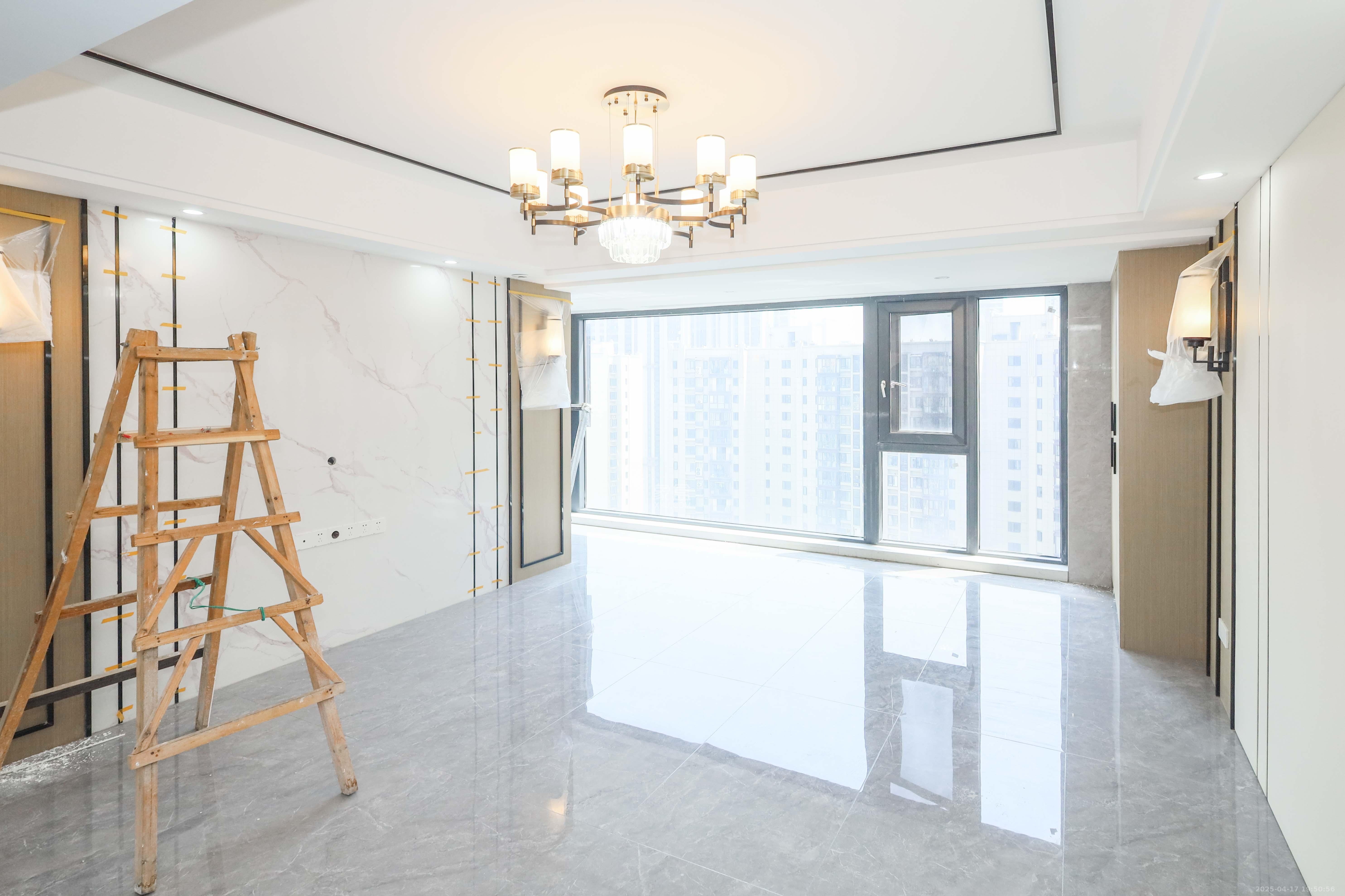中国铁建梅溪青秀三期  4室2厅2卫   239.00万客厅