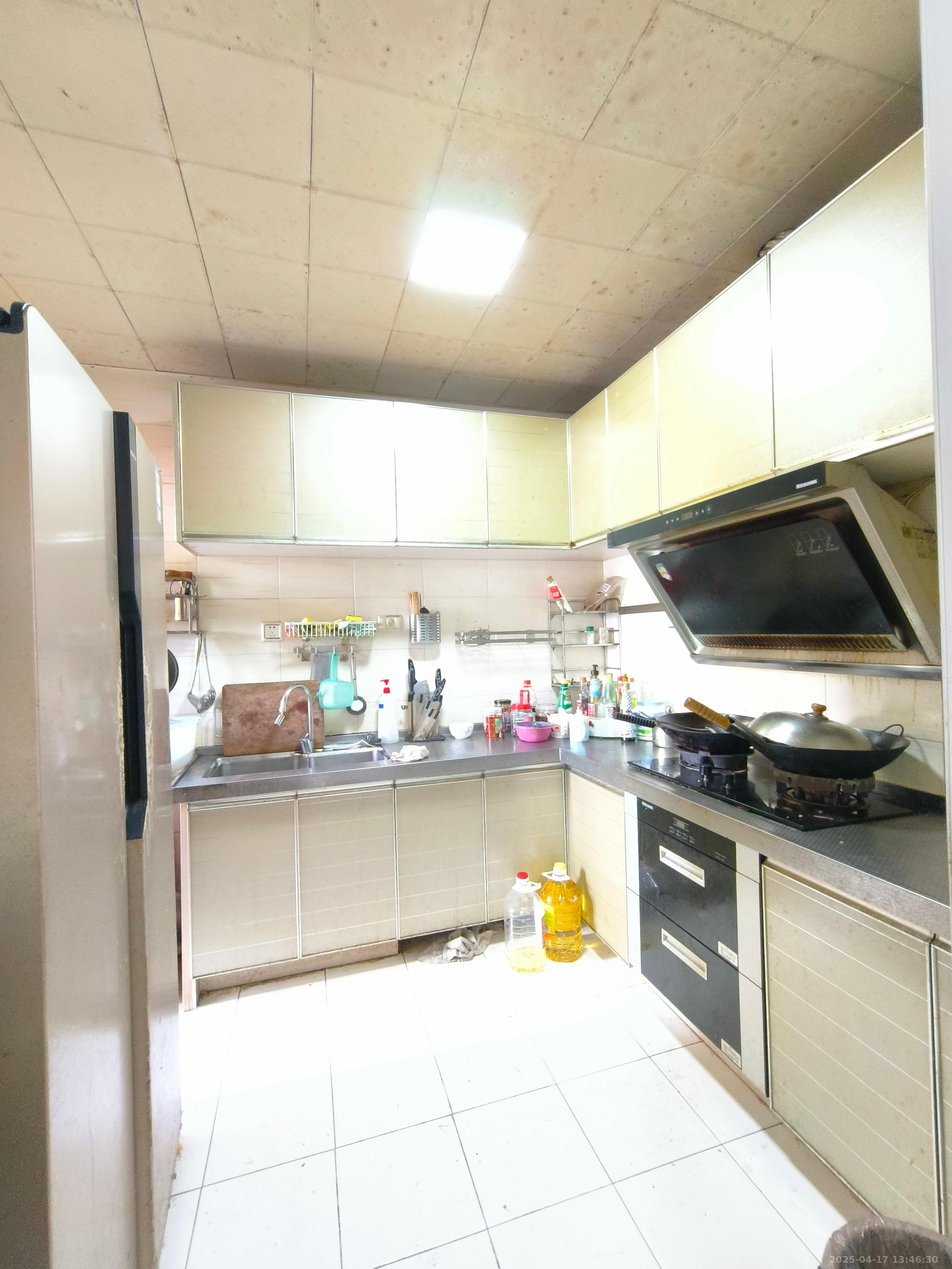 兴汉大厦 3室2厅2卫 3800.0元/月 兴汉大厦 3室2厅2卫 3800.0元/月室内图