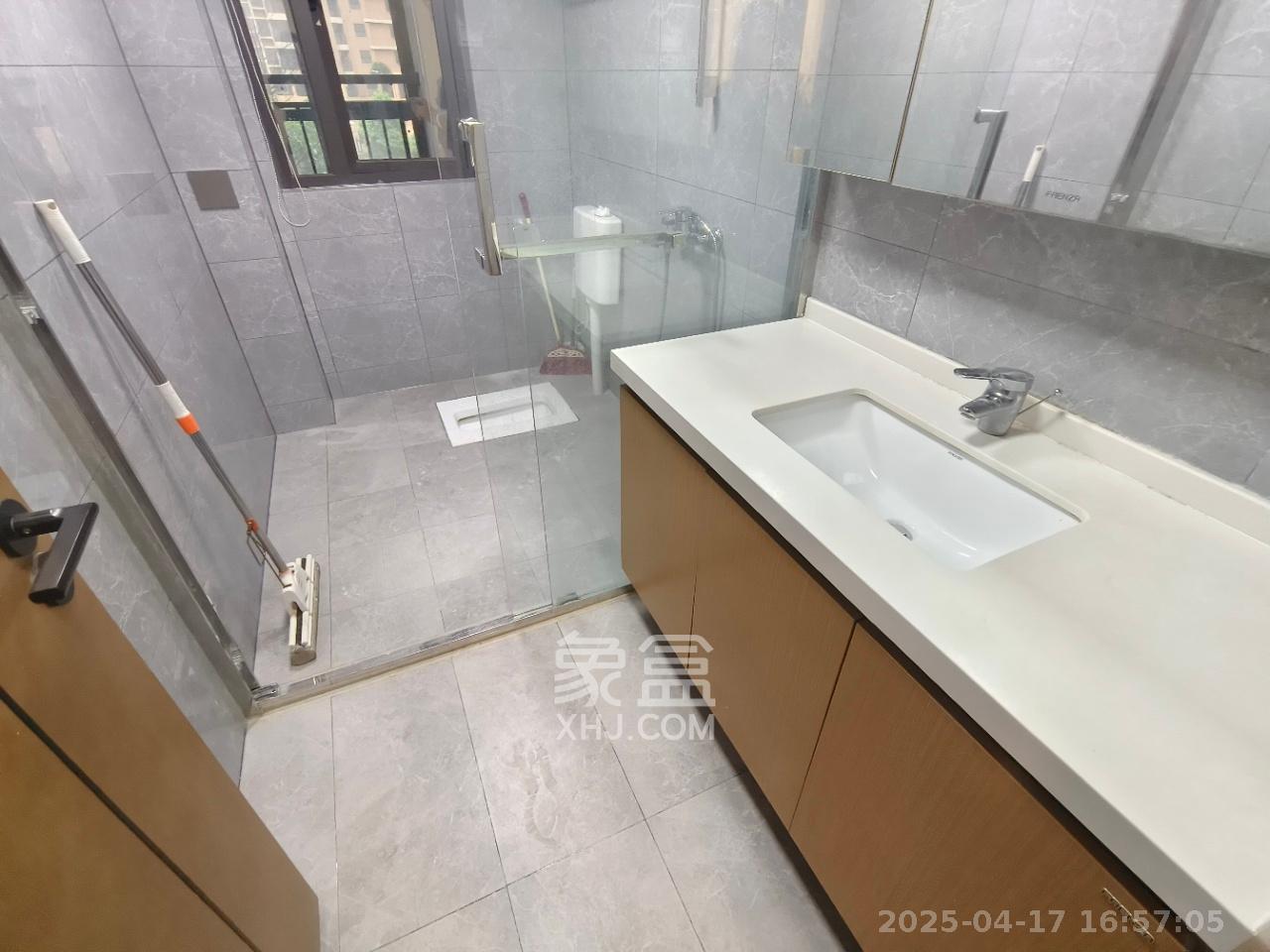 润和滨江府  4室2厅2卫   2500.00元/月室内图