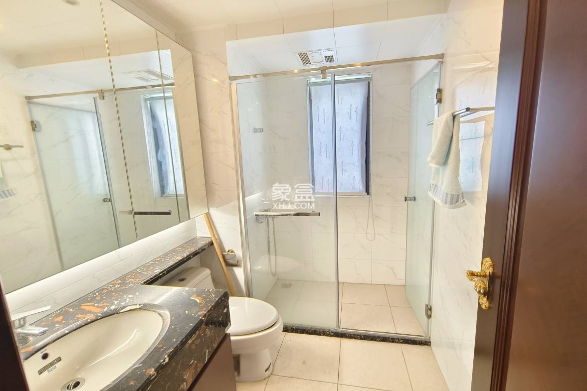 恒大华府 3室2厅2卫 2400.0元/月 恒大华府 3室2厅2卫 2400.0元/月室内图