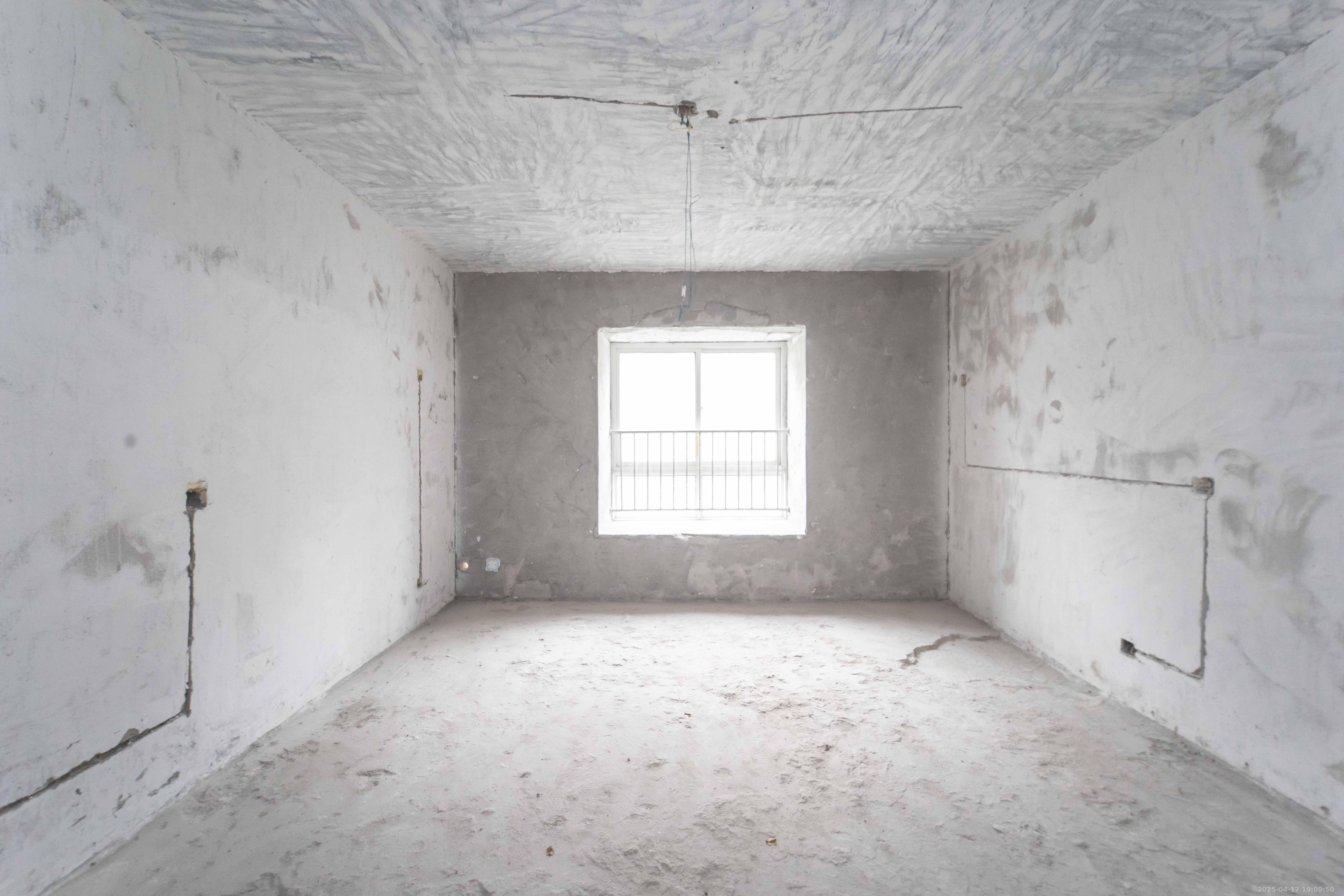 上河国际C区 3室2厅1卫 98.0万 上河国际C区 3室2厅1卫 98.0万客厅