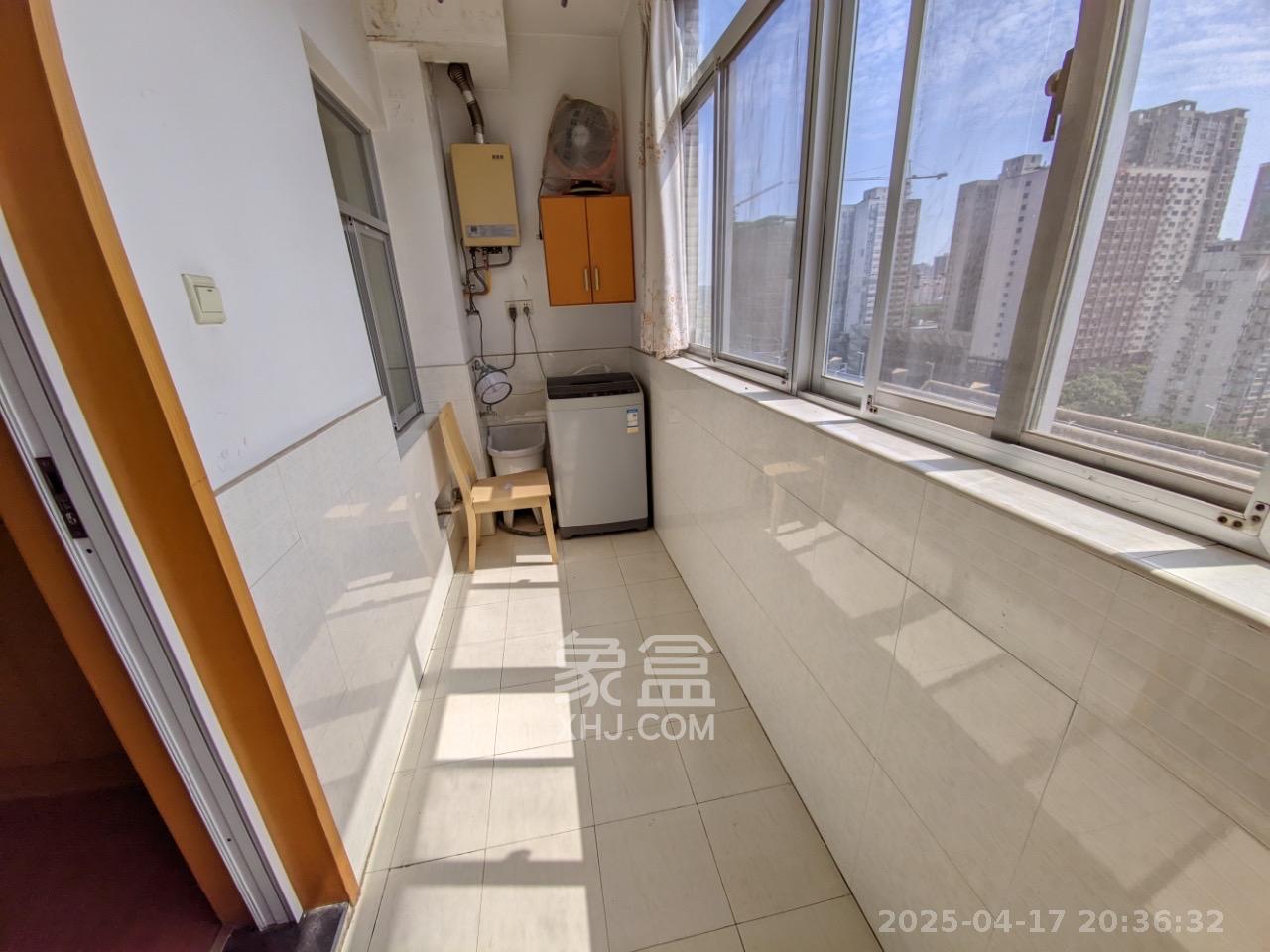 上河国际F座  3室1厅2卫   2800.00元/月室内图