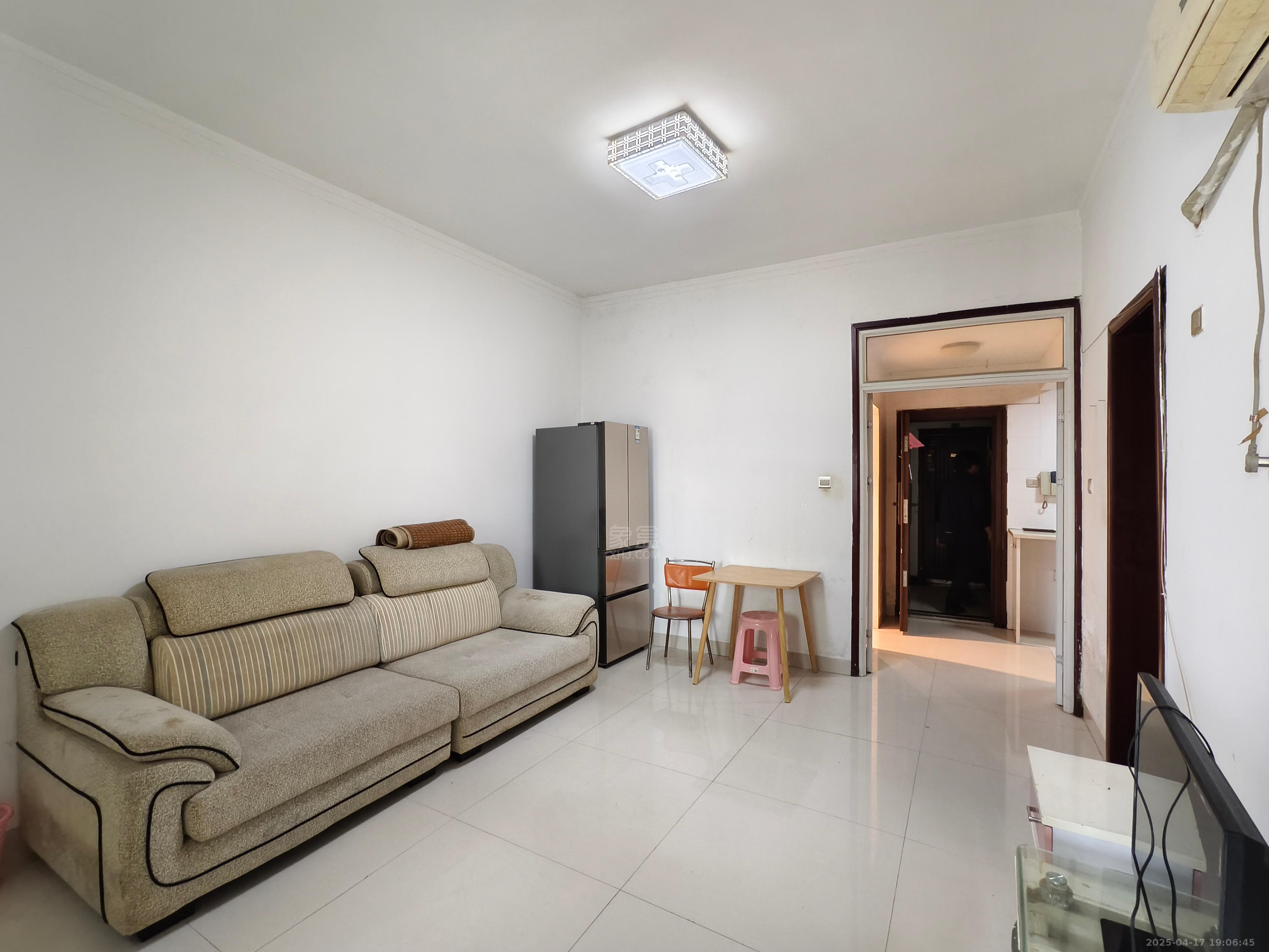 水岸春天 1室1厅1卫 1100.0元/月 水岸春天 1室1厅1卫 1100.0元/月室内图