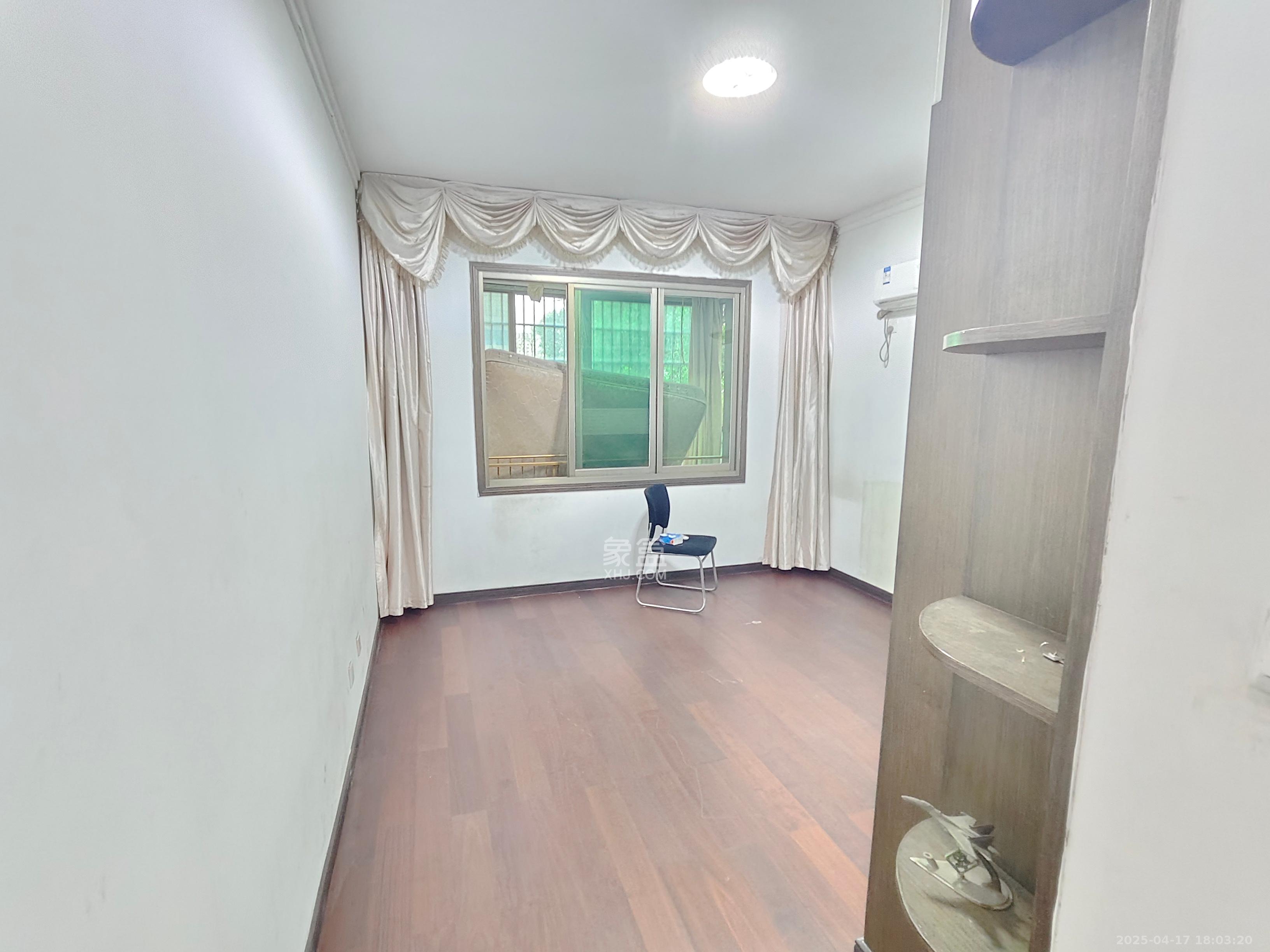 望麓锦园 3室2厅1卫 2500.0元/月 望麓锦园 3室2厅1卫 2500.0元/月室内图