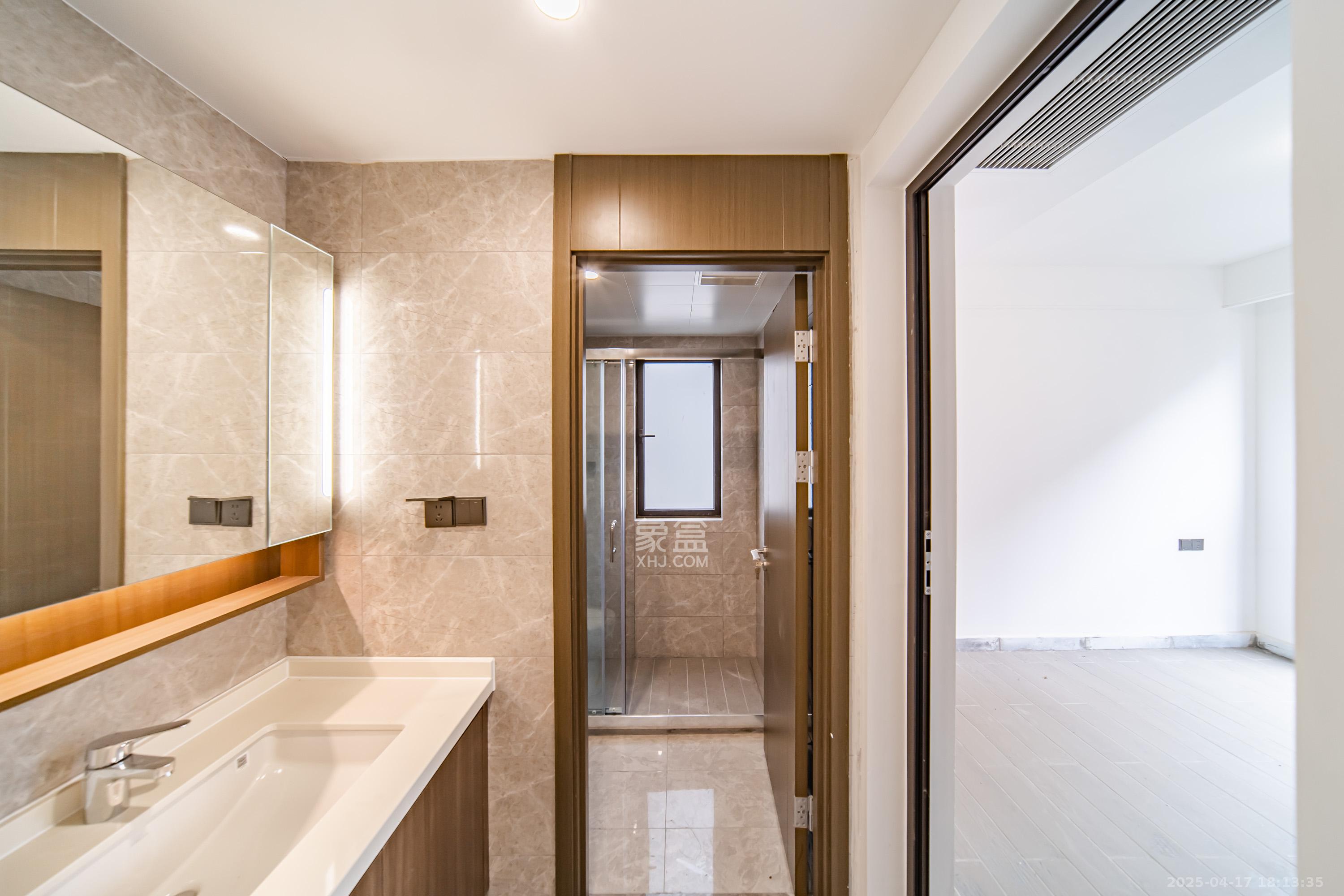 旭辉国宸府  4室2厅2卫    216.0万 旭辉国宸府  4室2厅2卫    216.0万卫生间