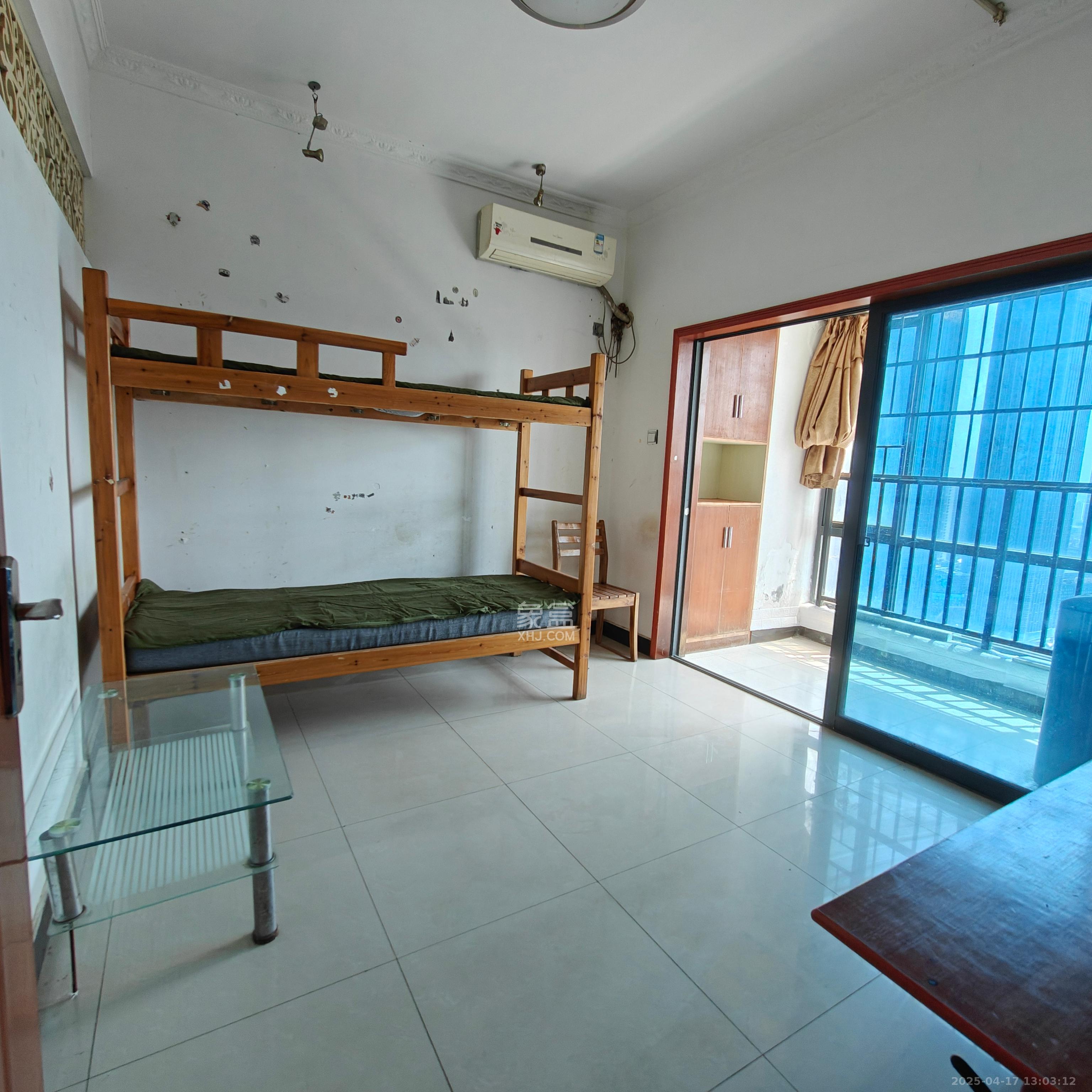 名富公寓 4室1厅1卫 2000.0元/月 名富公寓 4室1厅1卫 2000.0元/月室内图