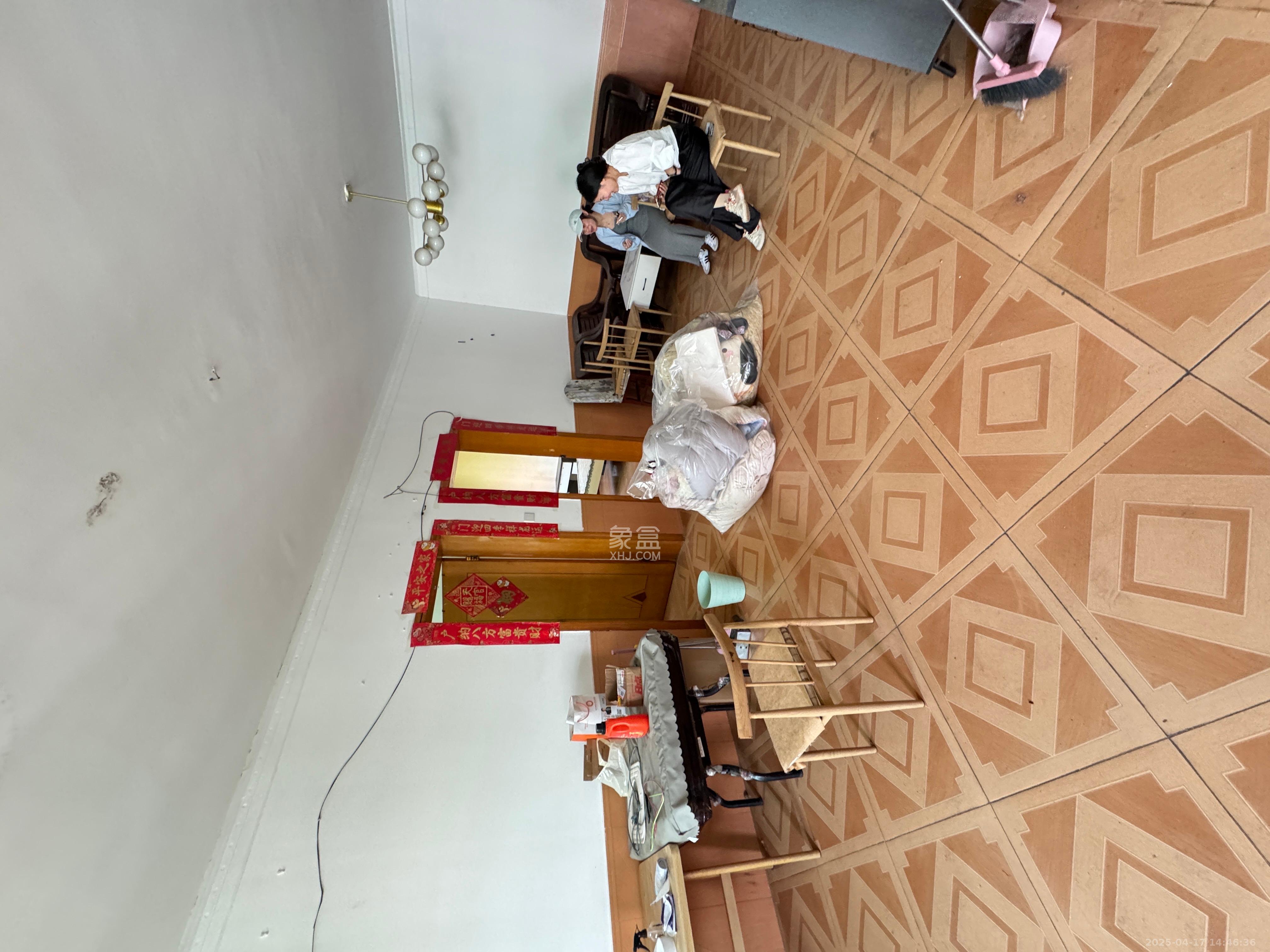 洞井商贸城  3室1厅2卫   1600.00元/月室内图1