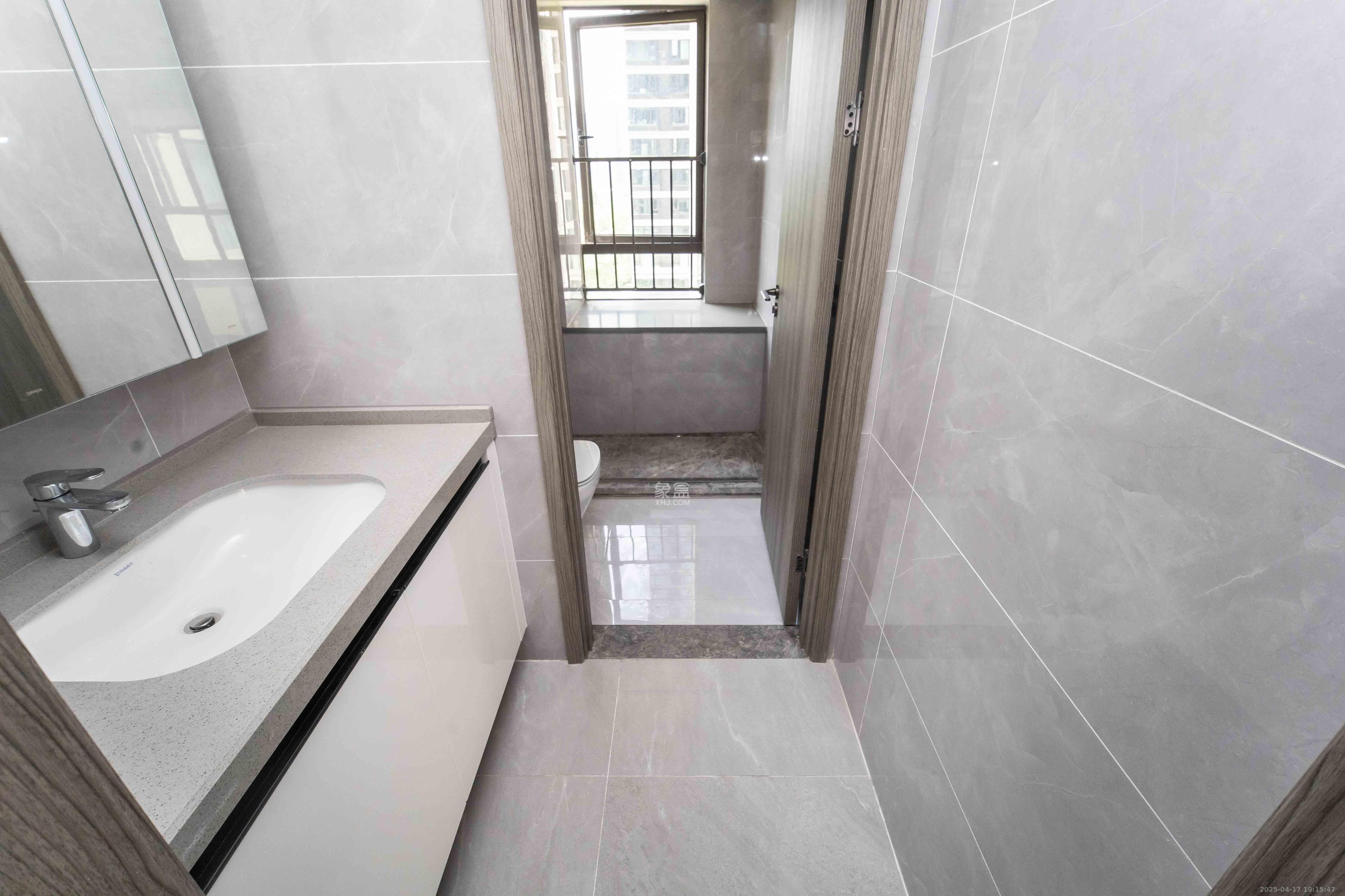 德奥悦东方 4室2厅2卫 228.0万 德奥悦东方 4室2厅2卫 228.0万卫生间