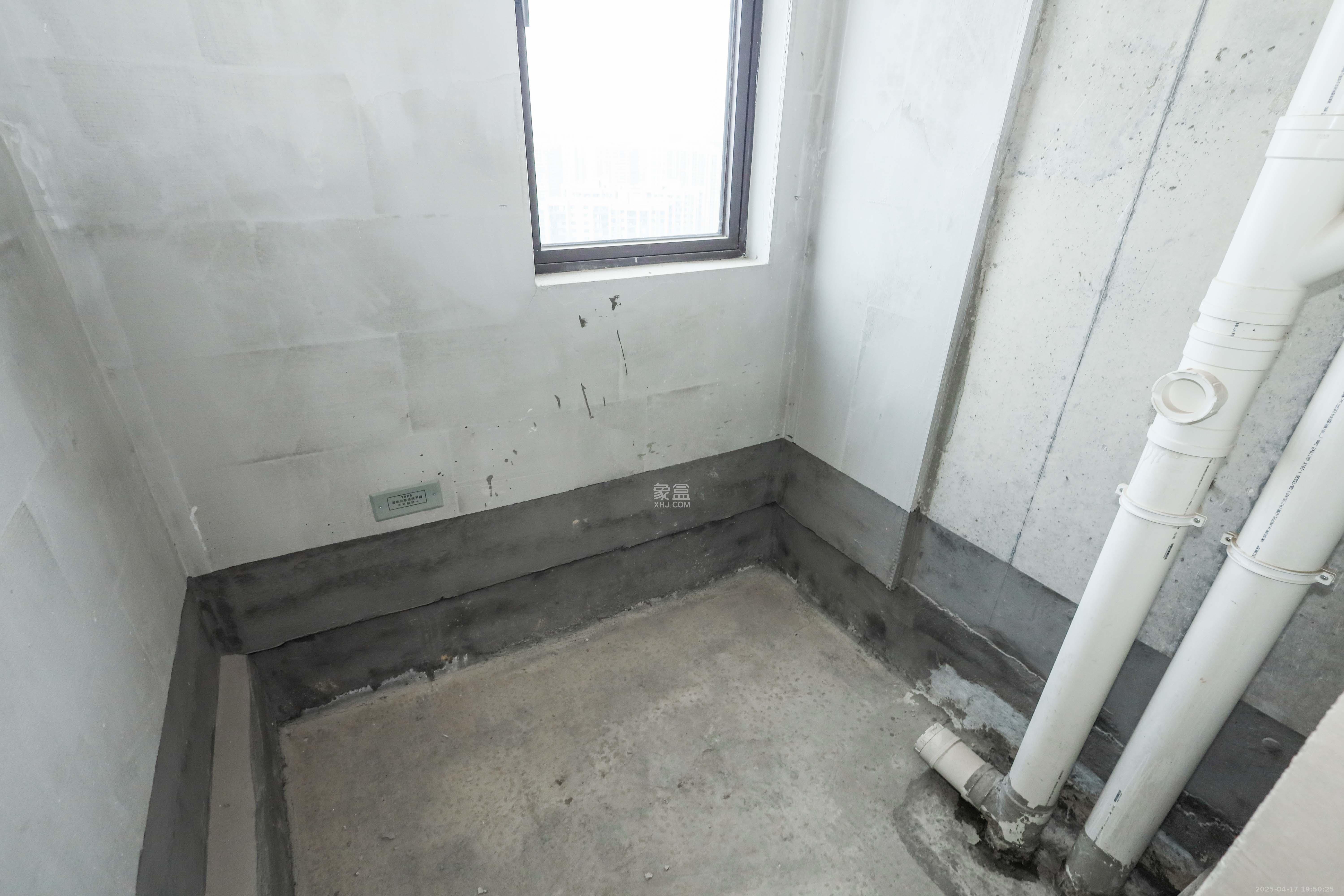 建发央著  4室2厅2卫   220.00万卫生间