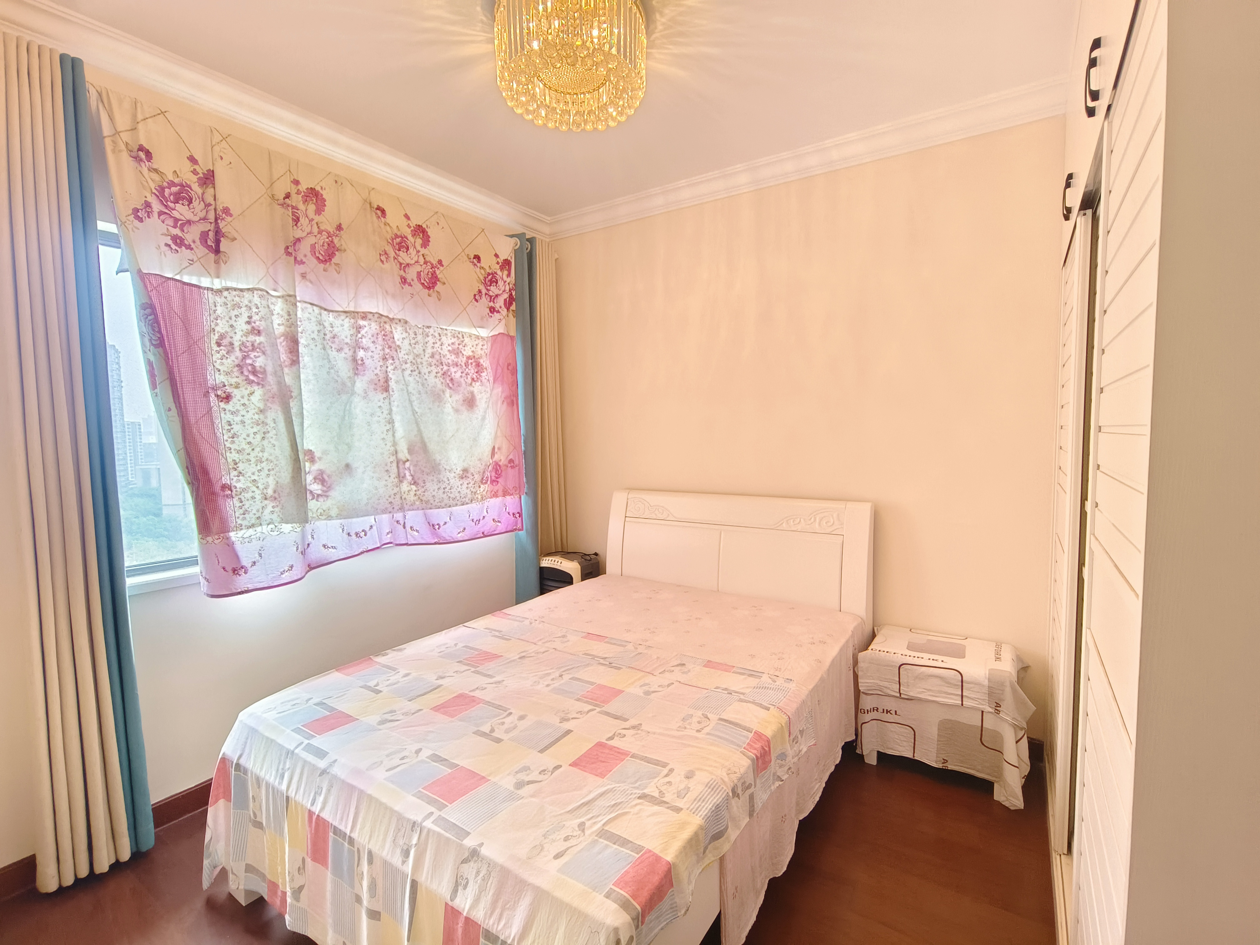 恒大华府 3室2厅2卫 2400.0元/月 恒大华府 3室2厅2卫 2400.0元/月室内图