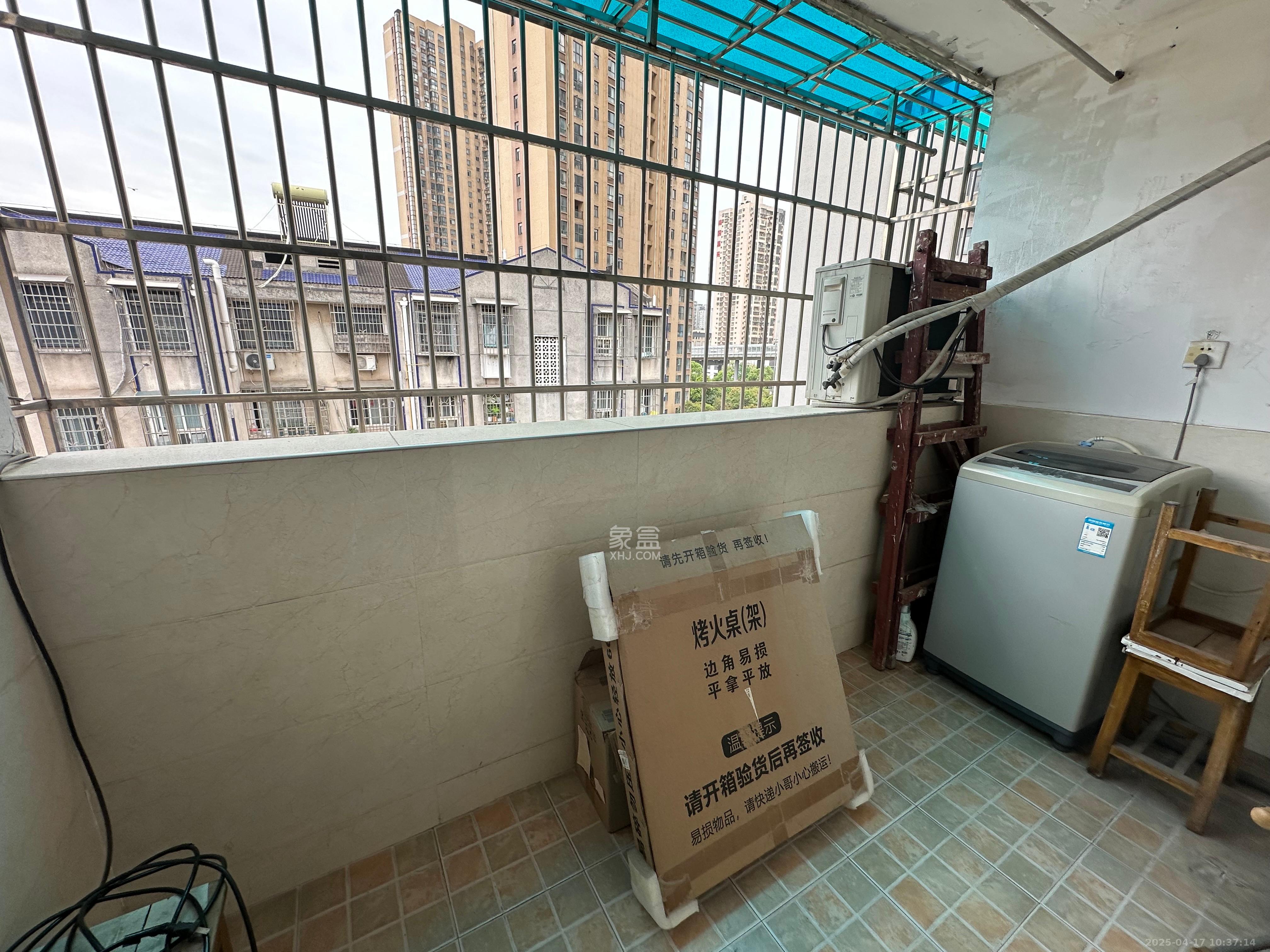 天鸿小区  1室1厅1卫   1050.00元/月室内图