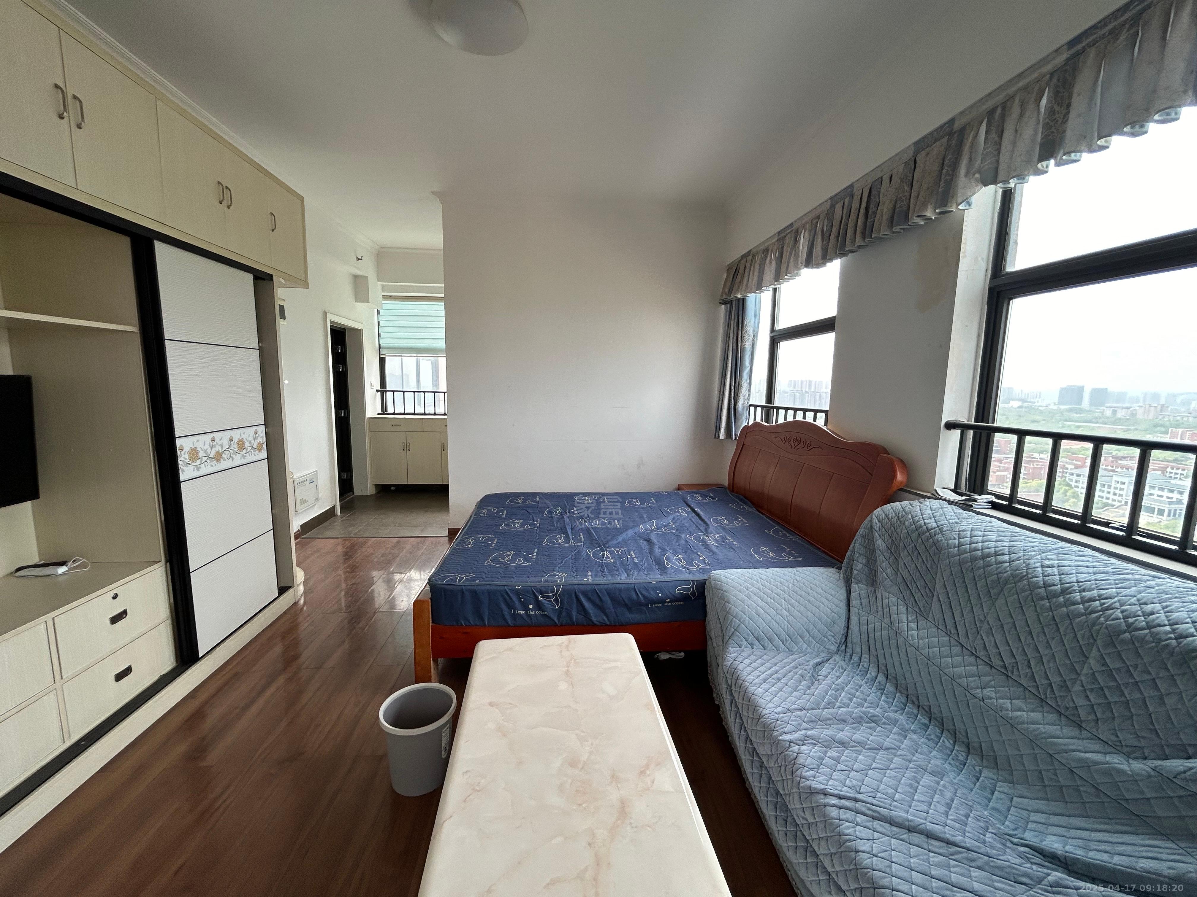 文艺复兴(未来城)  1室0厅1卫    1200.0元/月 文艺复兴(未来城)  1室0厅1卫    1200.0元/月