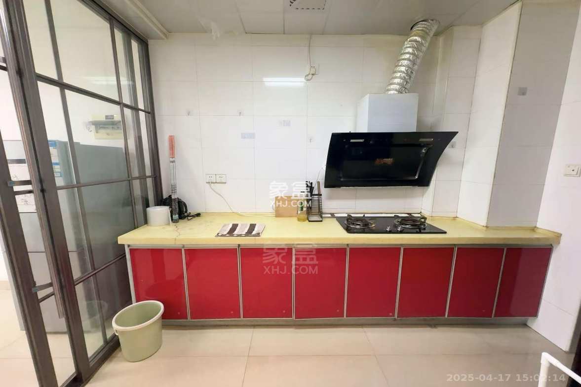 慈善大厦  1室1厅1卫    1100.0元/月 慈善大厦  1室1厅1卫    1100.0元/月室内图