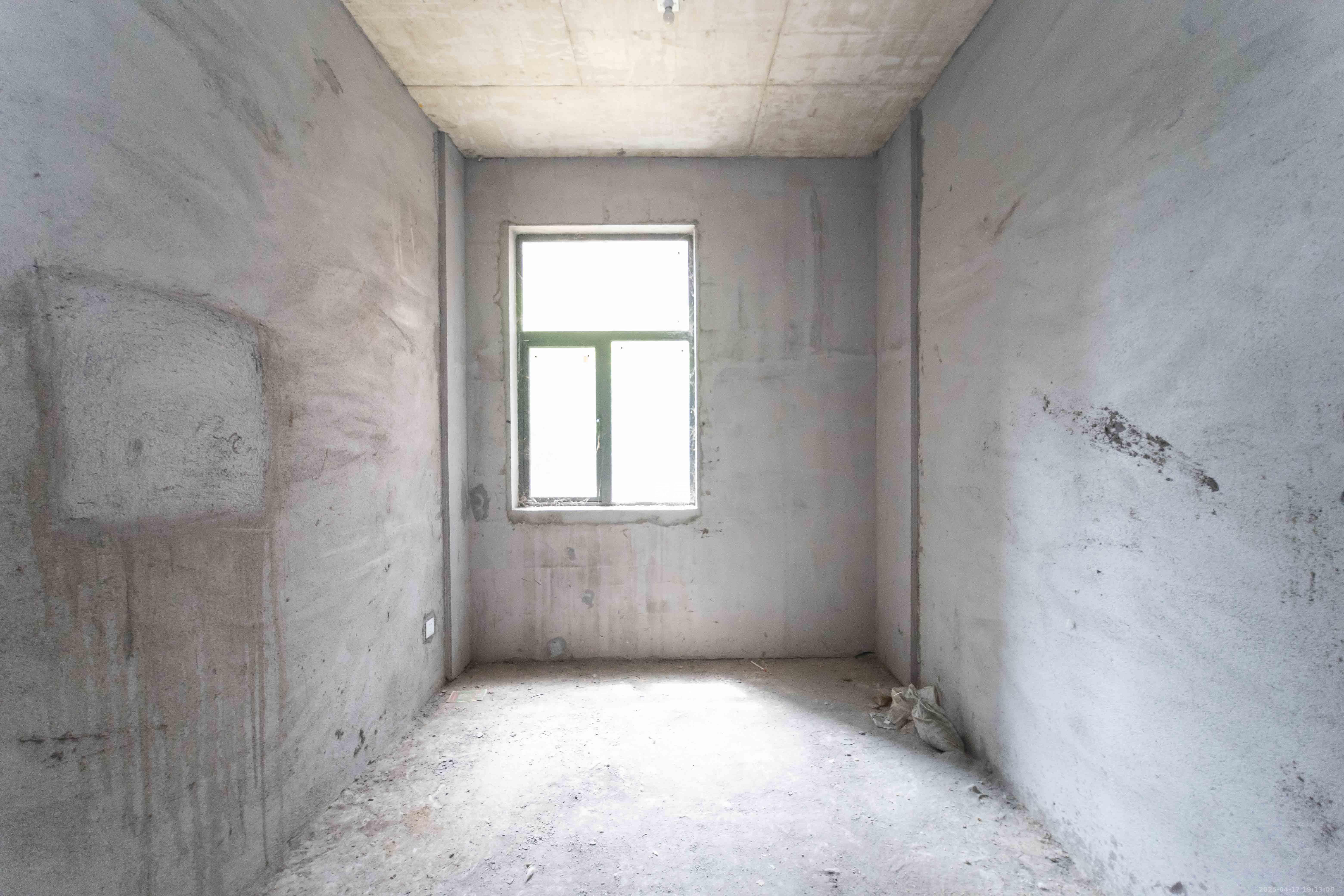 锦湘国际星城四期(金丽苑) 3室2厅2卫 110.0万 锦湘国际星城四期(金丽苑) 3室2厅2卫 110.0万卧室