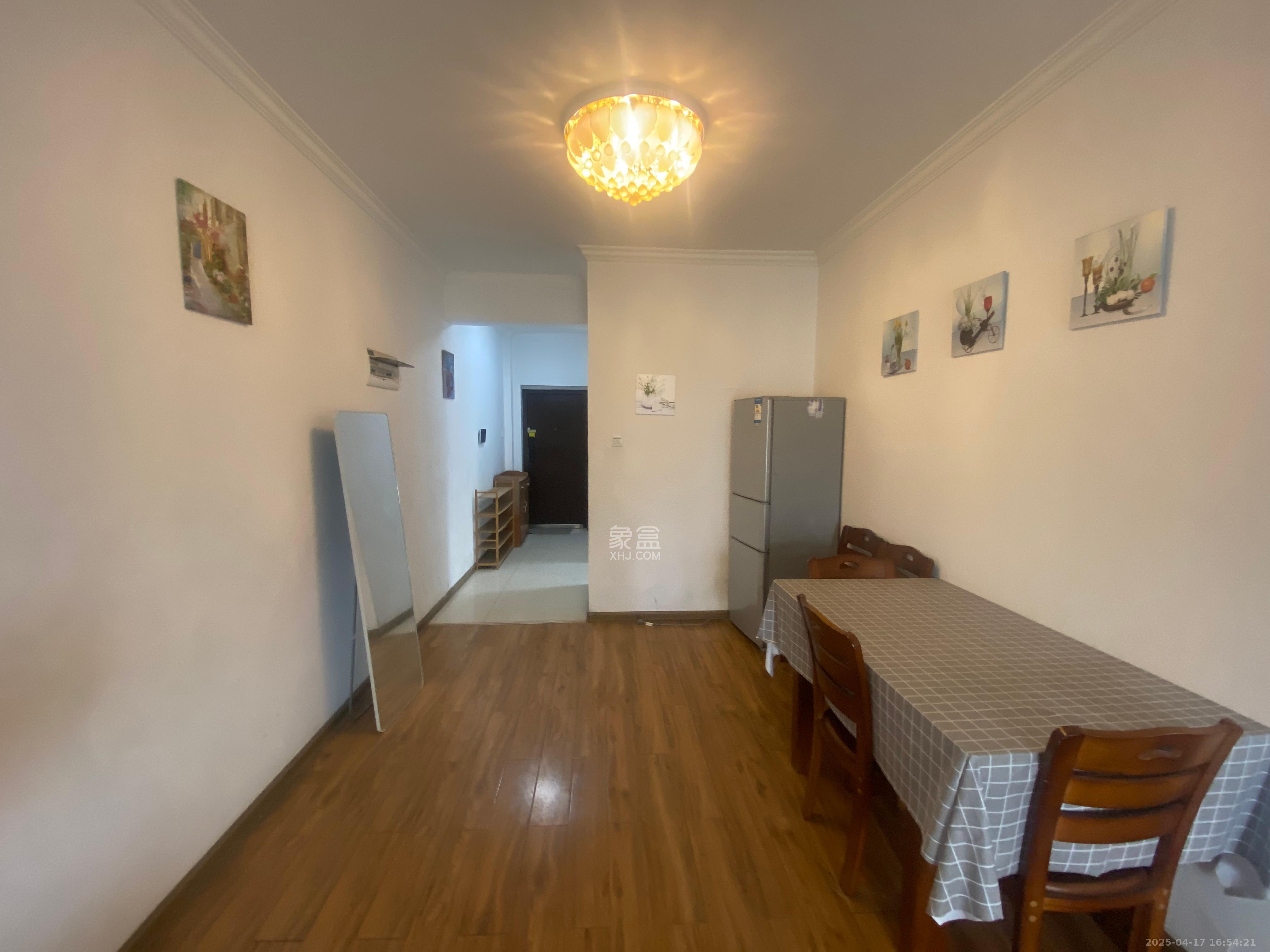 双湾国际(湘江御景花园) 3室2厅2卫 2000.0元/月 双湾国际(湘江御景花园) 3室2厅2卫 2000.0元/月室内图