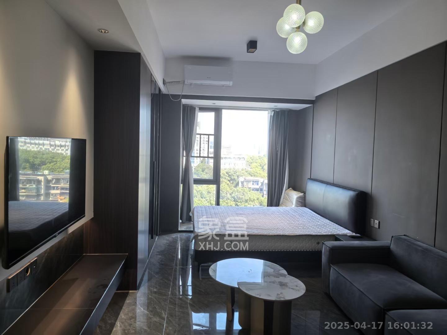万润时光里  1室0厅0卫   2200.00元/月