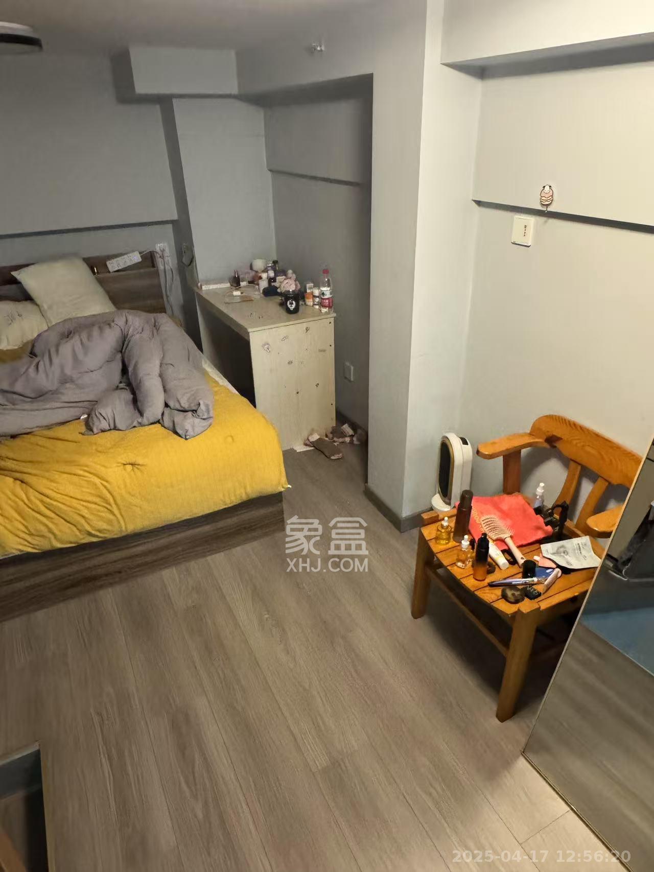 华润置地广场二期 2室2厅1卫 1750.0元/月 华润置地广场二期 2室2厅1卫 1750.0元/月室内图