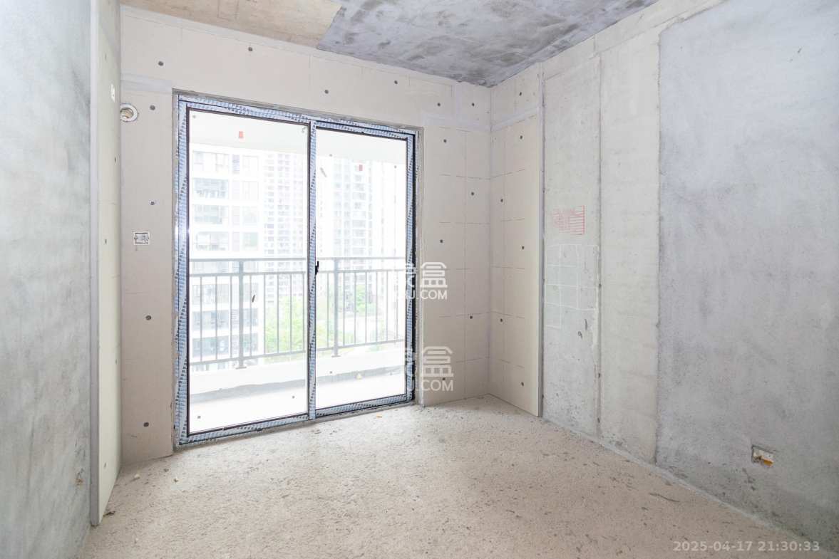 润和雅郡(润和紫郡六期) 4室2厅2卫 120.8万 润和雅郡(润和紫郡六期) 4室2厅2卫 120.8万卧室