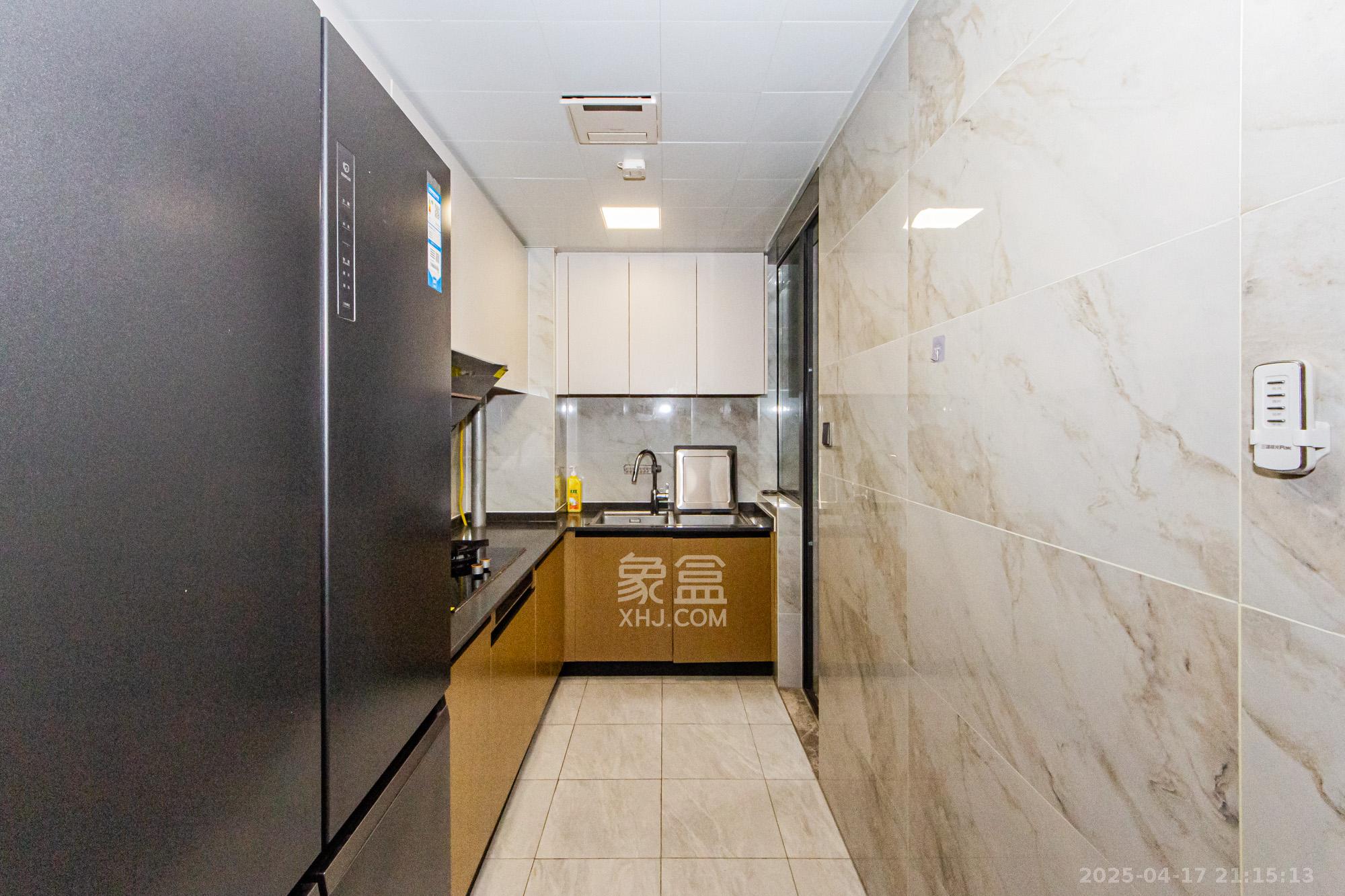 长房雍景湾 3室2厅2卫 122.8万 长房雍景湾 3室2厅2卫 122.8万厨房