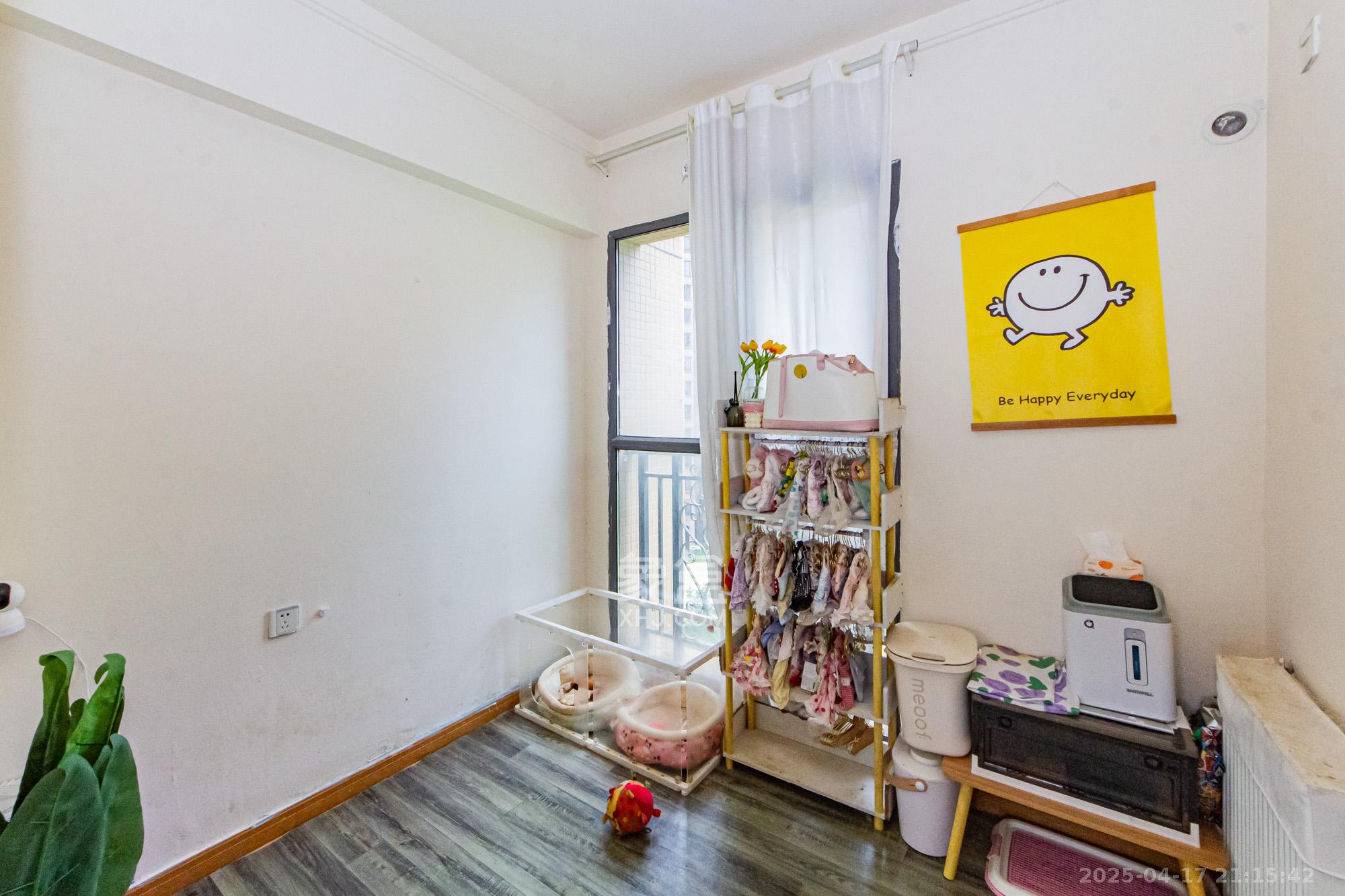 珠江郦城探香里  3室2厅1卫    82.0万 珠江郦城探香里  3室2厅1卫    82.0万卧室