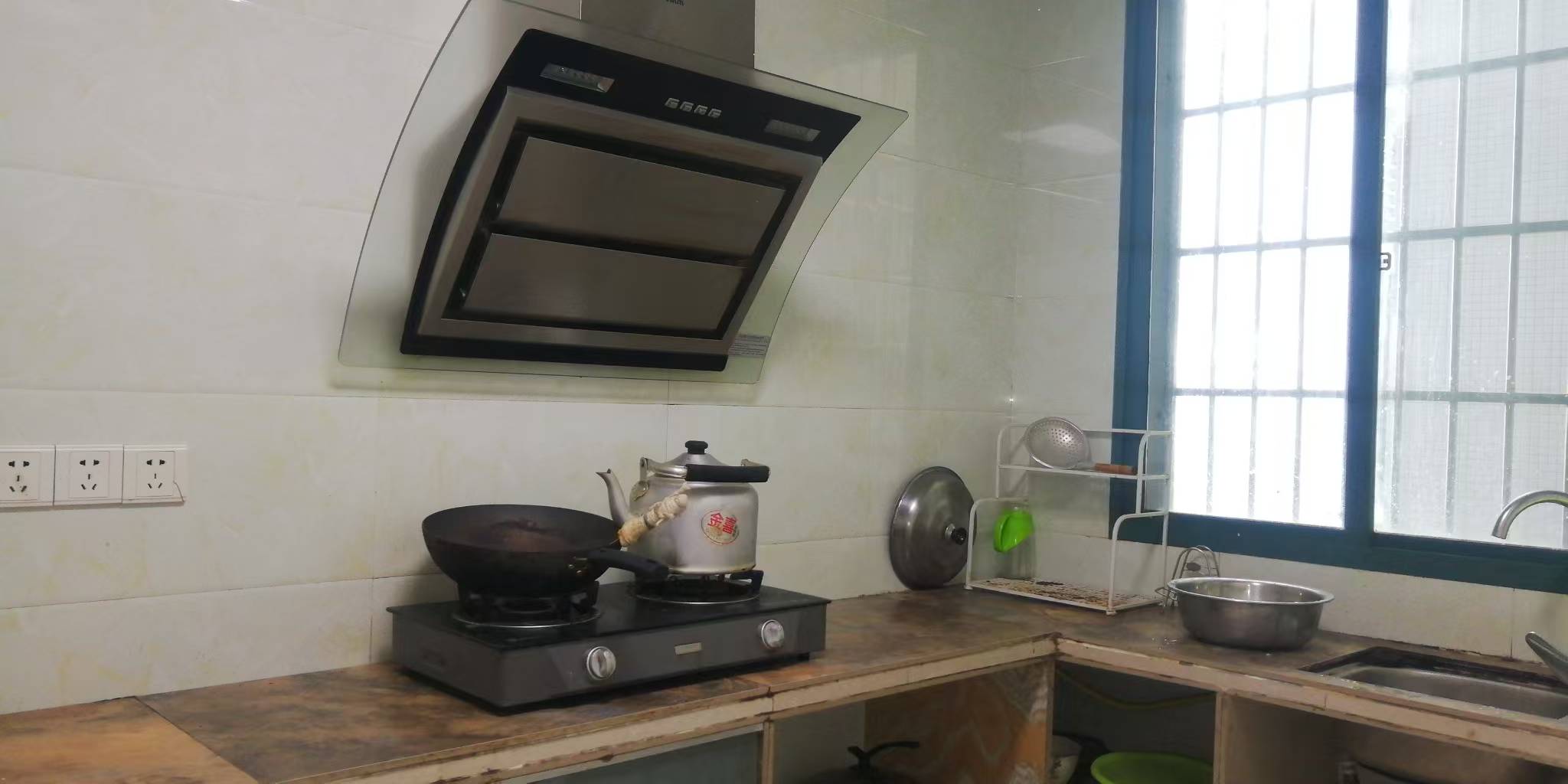 静园小区 3室2厅2卫 2200.0元/月 静园小区 3室2厅2卫 2200.0元/月室内图