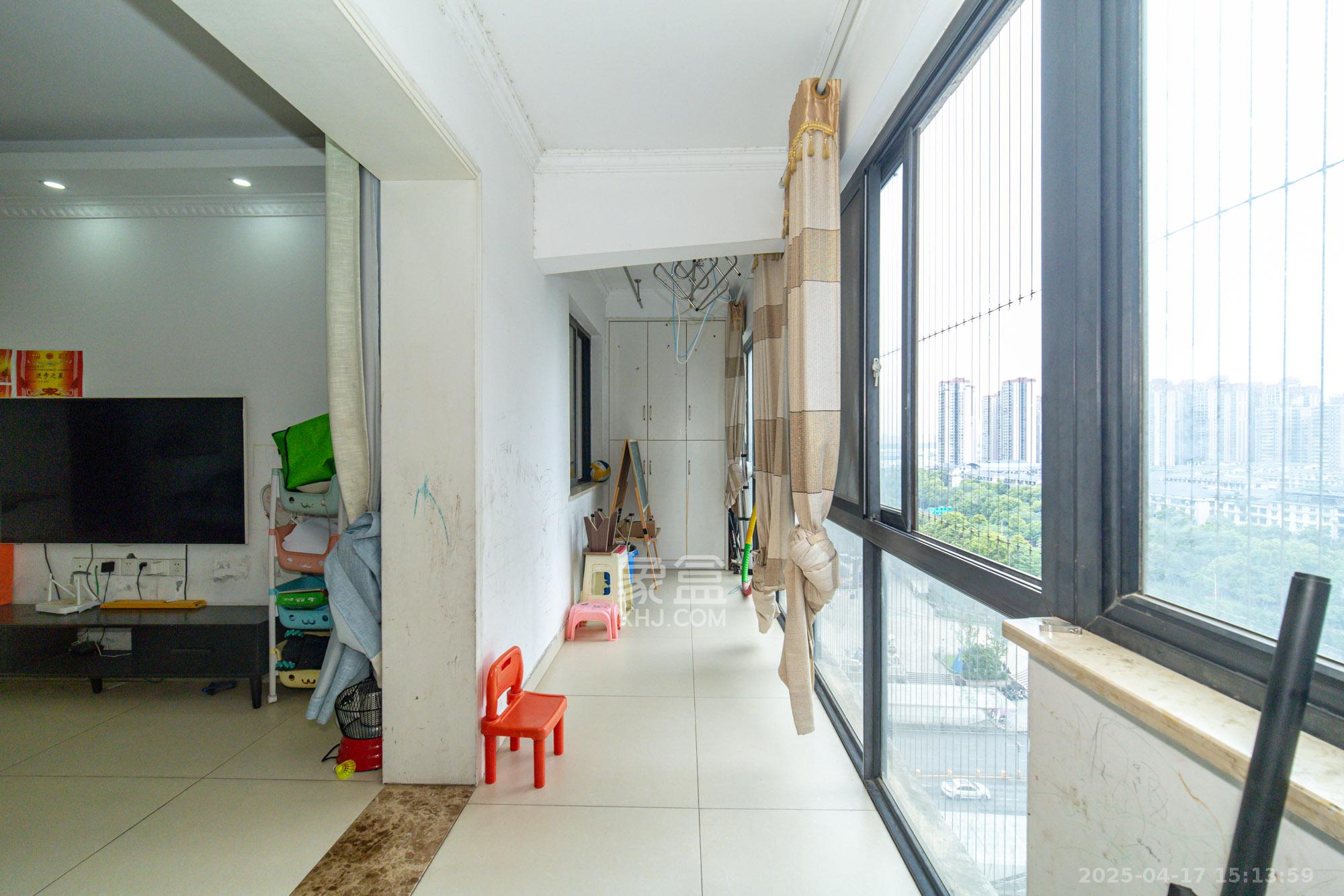 尚都花园城  3室2厅1卫    68.0万阳台