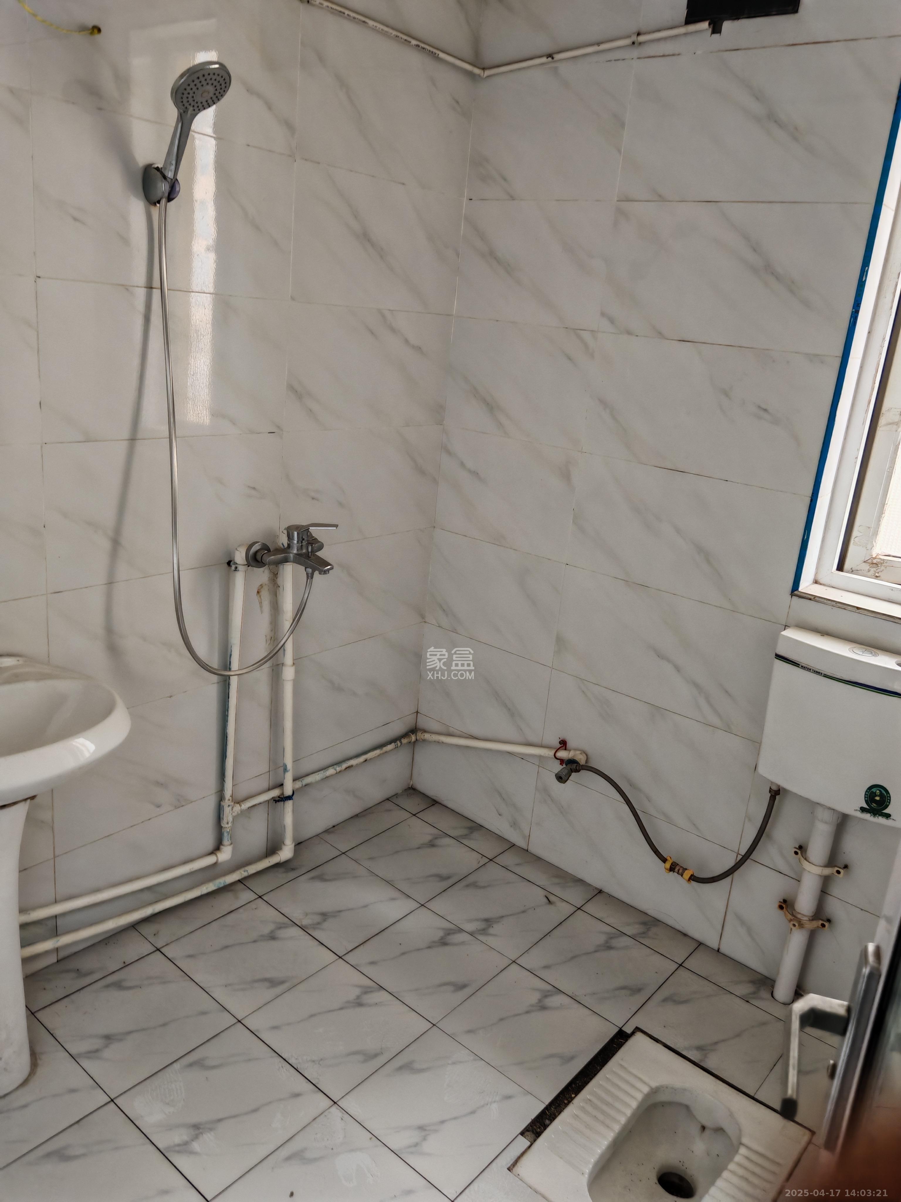 MOMA当代广场  4室2厅2卫    1300.0元/月 MOMA当代广场  4室2厅2卫    1300.0元/月室内图