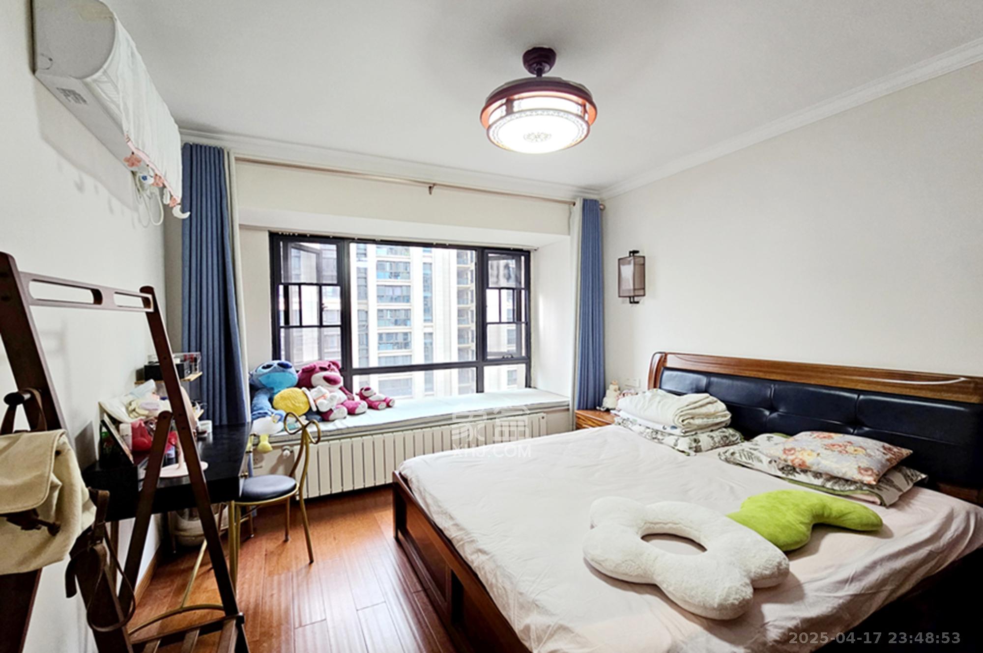 明昇壹城(明昇时代广场)一期  4室2厅1卫    228.0万 明昇壹城(明昇时代广场)一期  4室2厅1卫    228.0万卧室