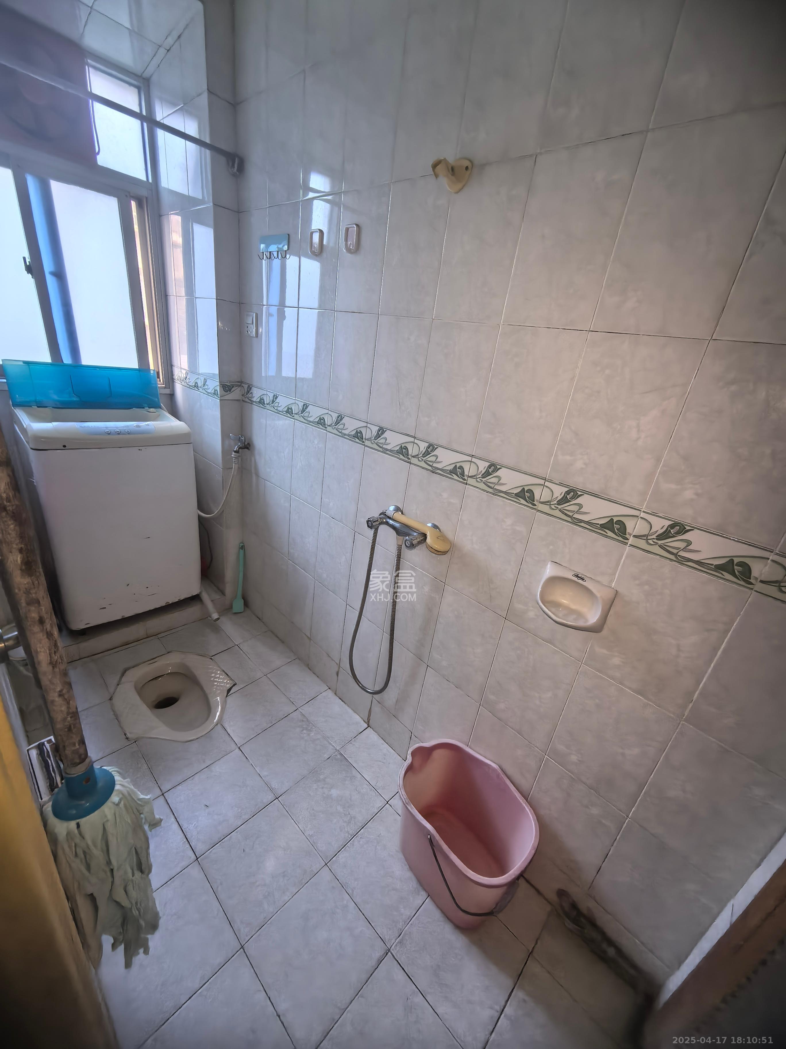 公用事业管理局宿舍  2室2厅1卫    2000.0元/月 公用事业管理局宿舍  2室2厅1卫    2000.0元/月室内图