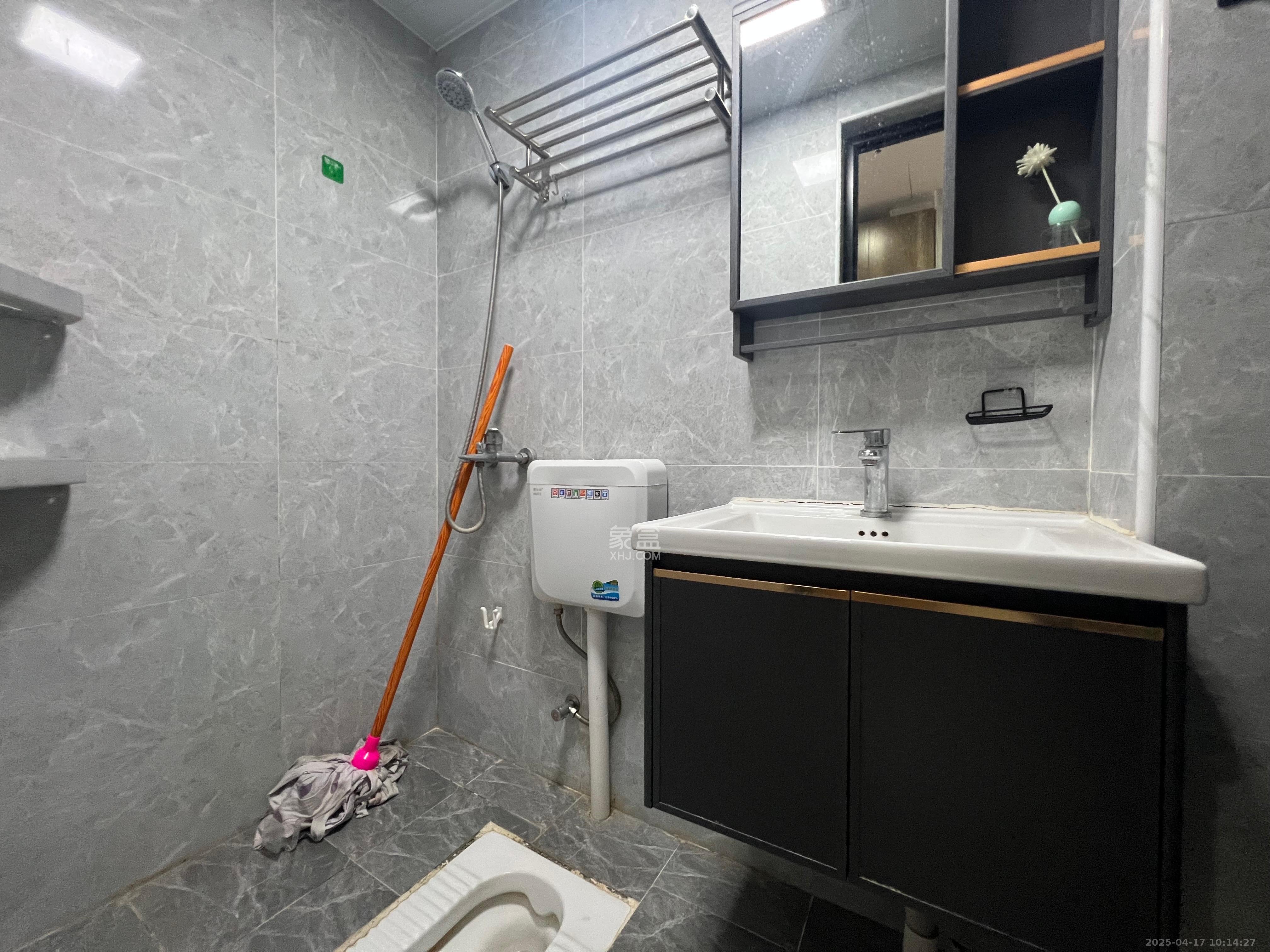 保利麓谷林语I区 1室1厅1卫 1550.0元/月 保利麓谷林语I区 1室1厅1卫 1550.0元/月室内图