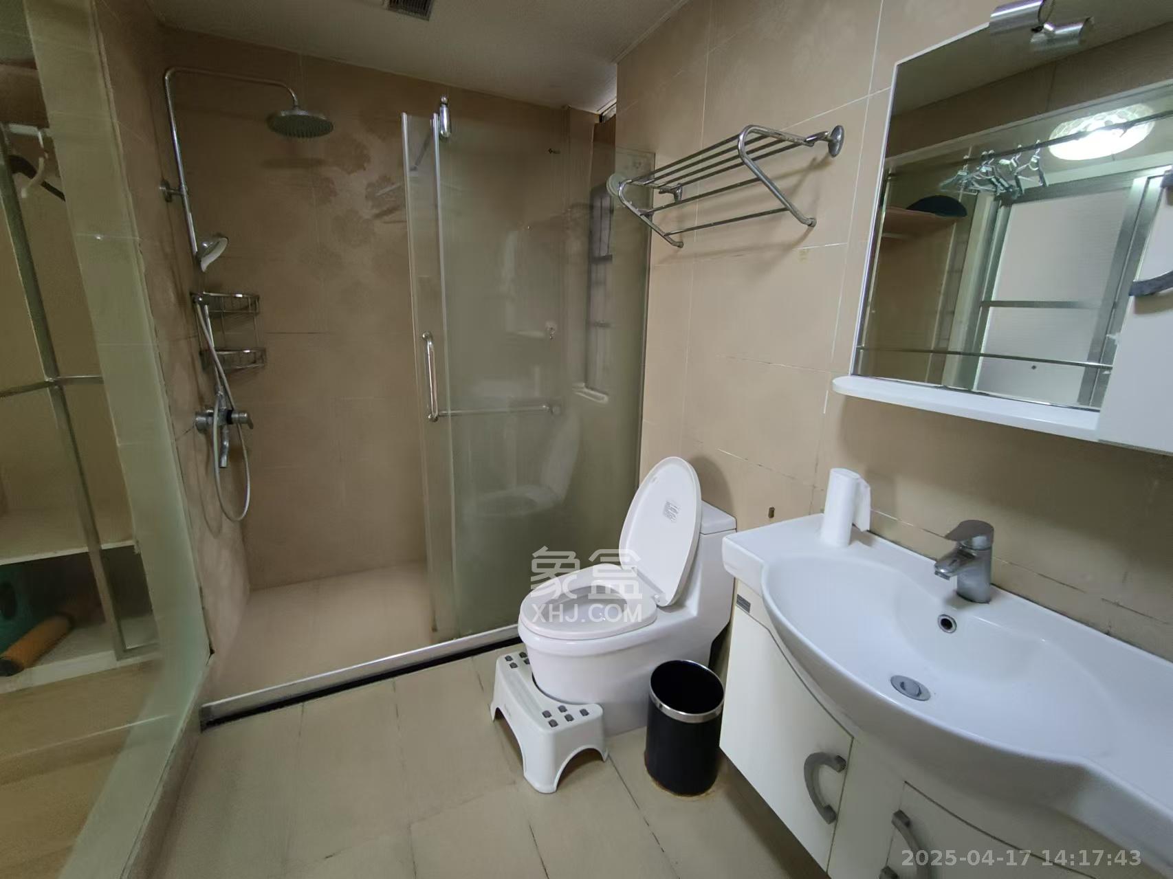 鑫远湘府华城 3室2厅2卫 3800.0元/月 鑫远湘府华城 3室2厅2卫 3800.0元/月室内图