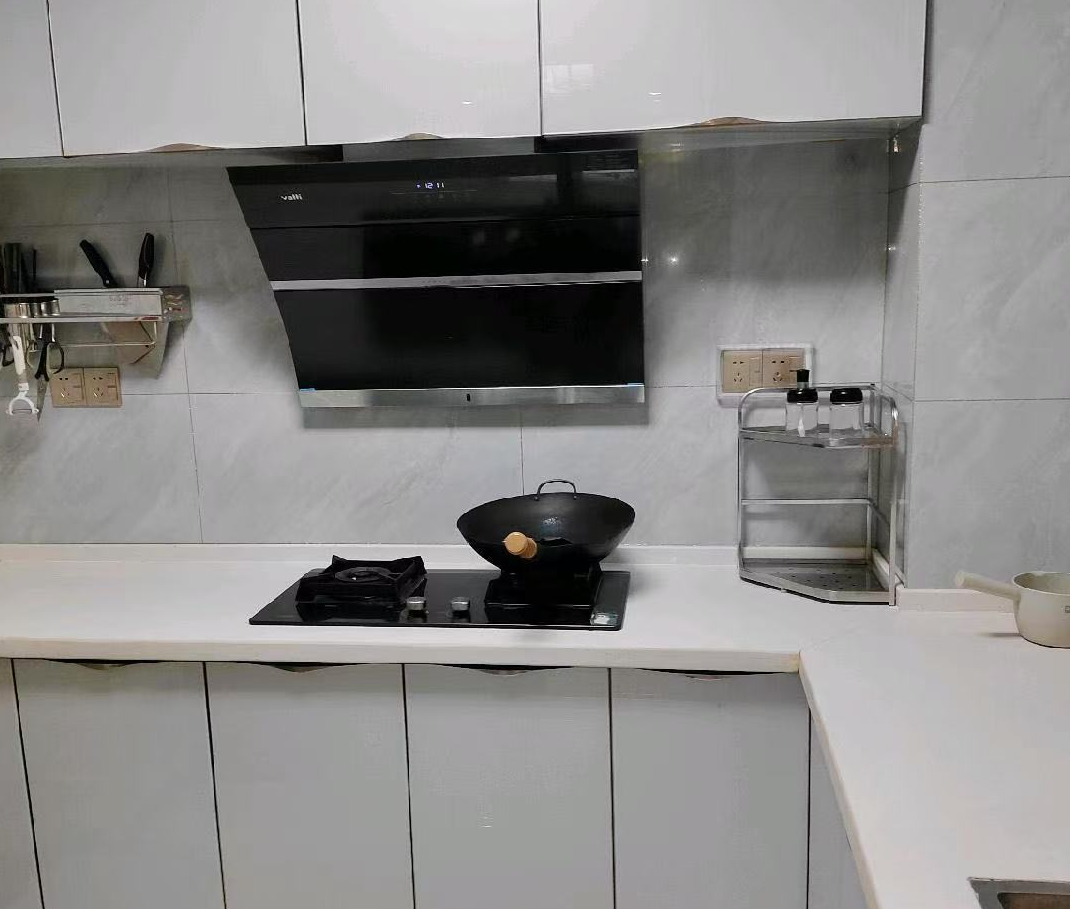 珠江帝景山庄  1室2厅2卫   2300.00元/月