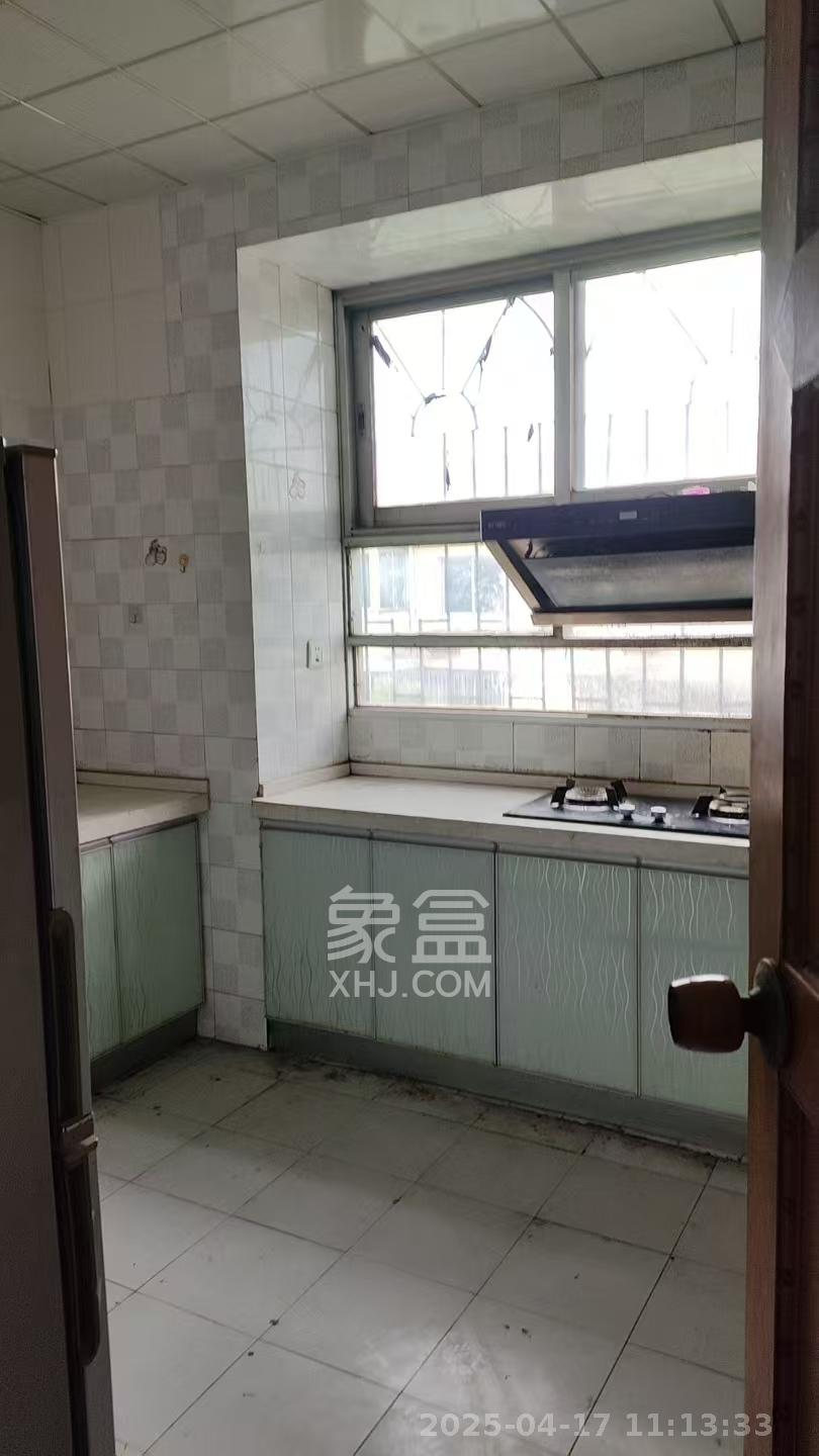 新天小区  3室2厅1卫   1100.00元/月室内图