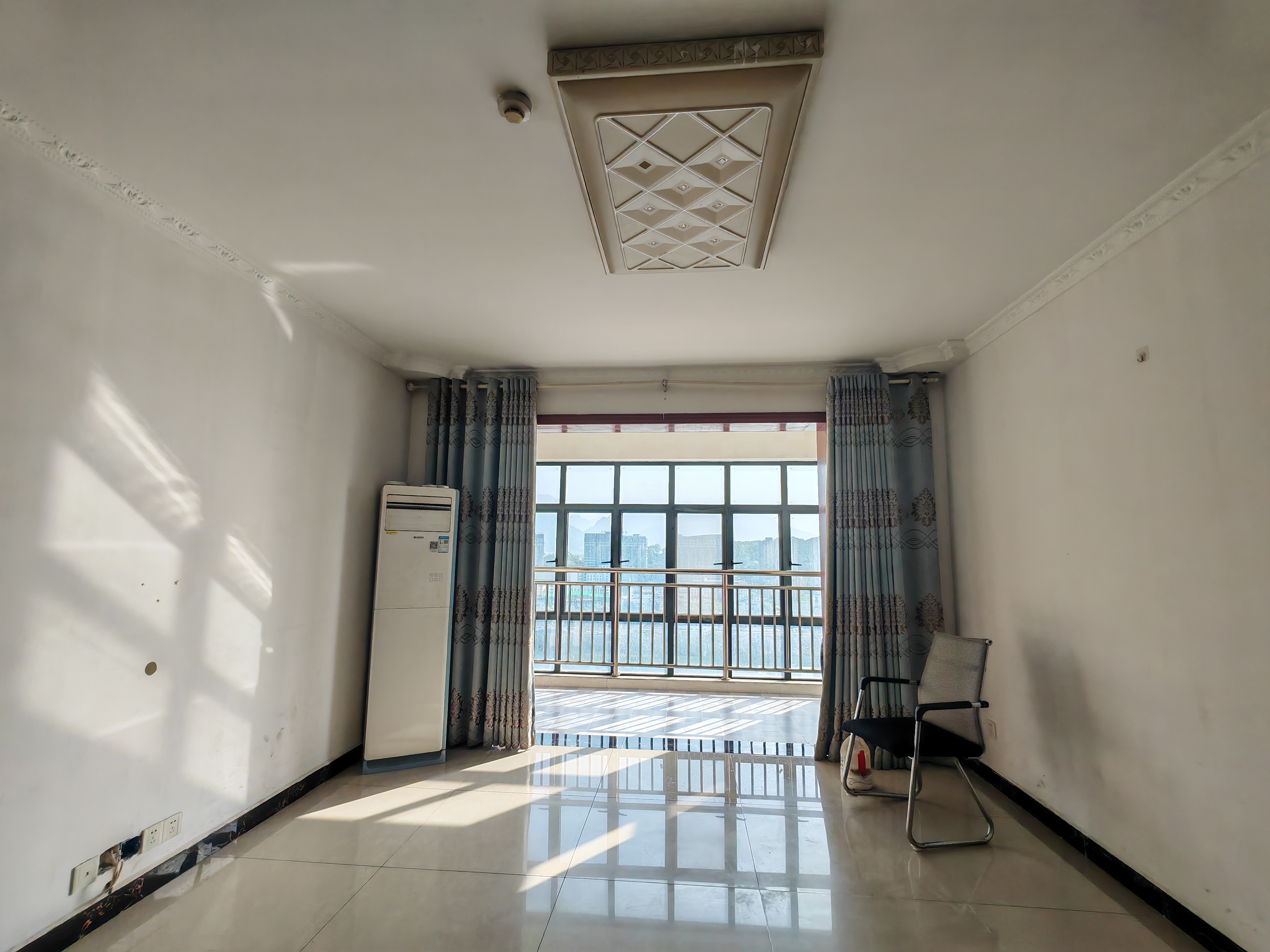 南门口安置小区一期 3室2厅2卫 1900.0元/月 南门口安置小区一期 3室2厅2卫 1900.0元/月室内图