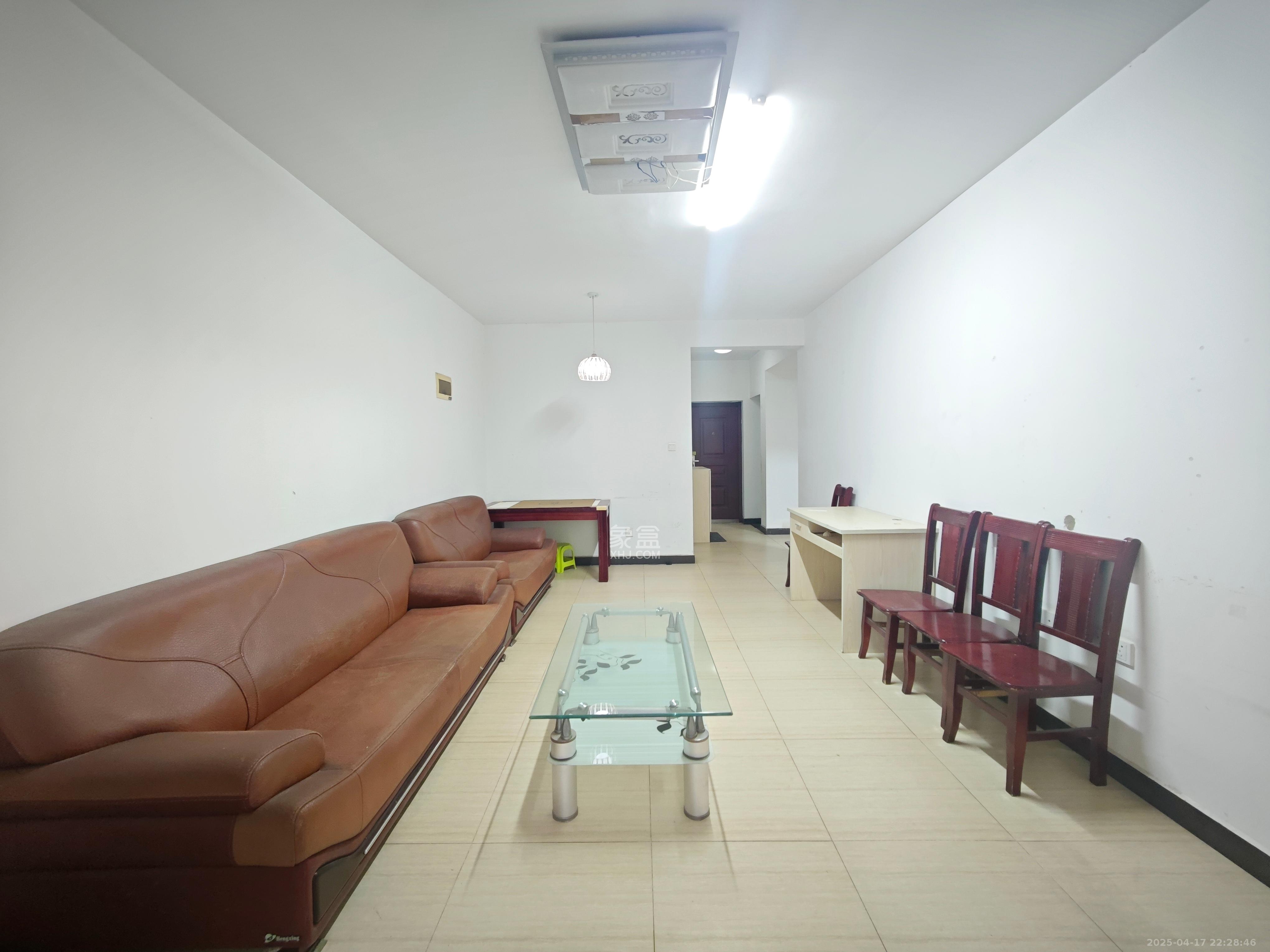 旭辉御府  3室2厅1卫    2500.0元/月 旭辉御府  3室2厅1卫    2500.0元/月室内图