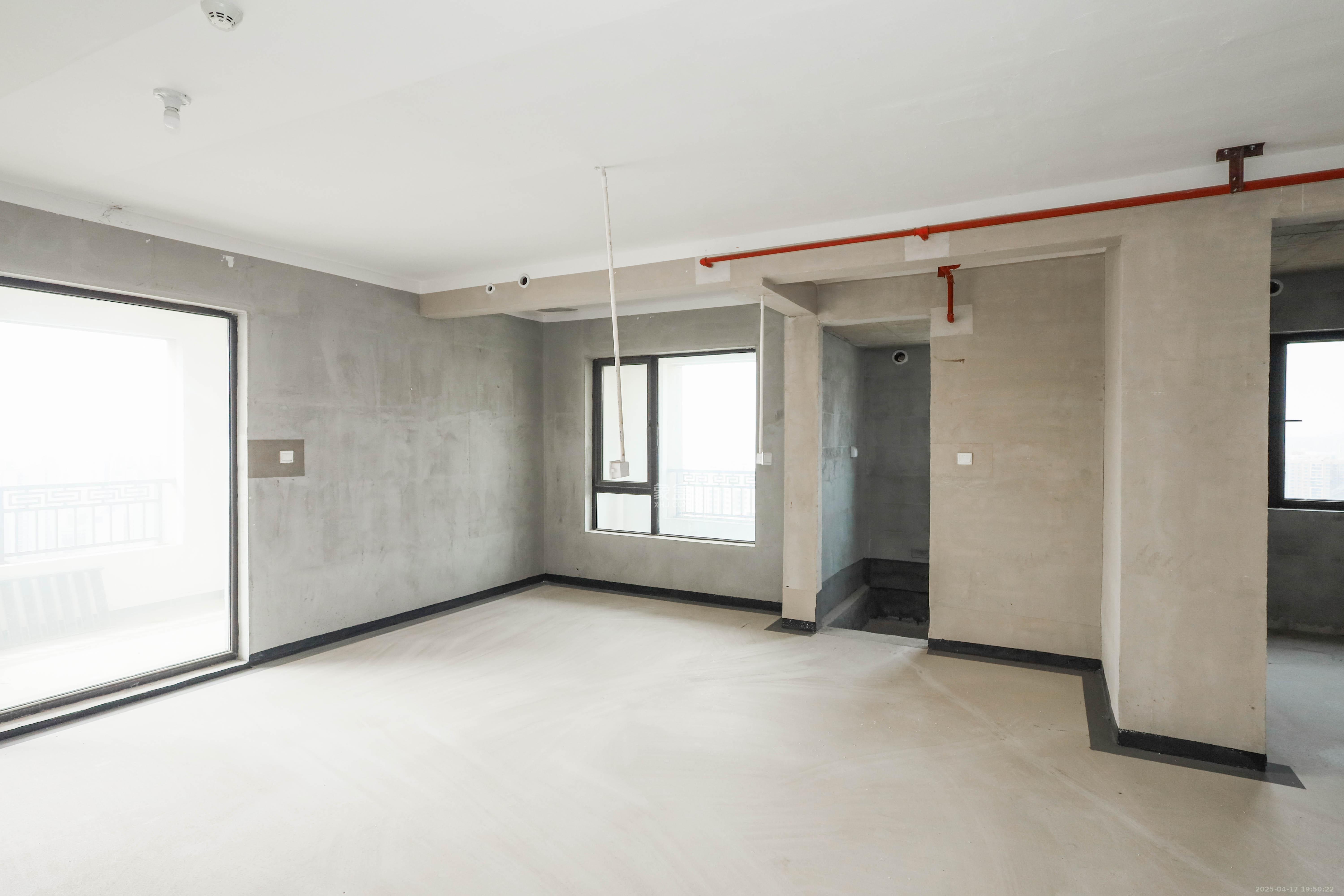建发央著  4室2厅2卫   220.00万其他