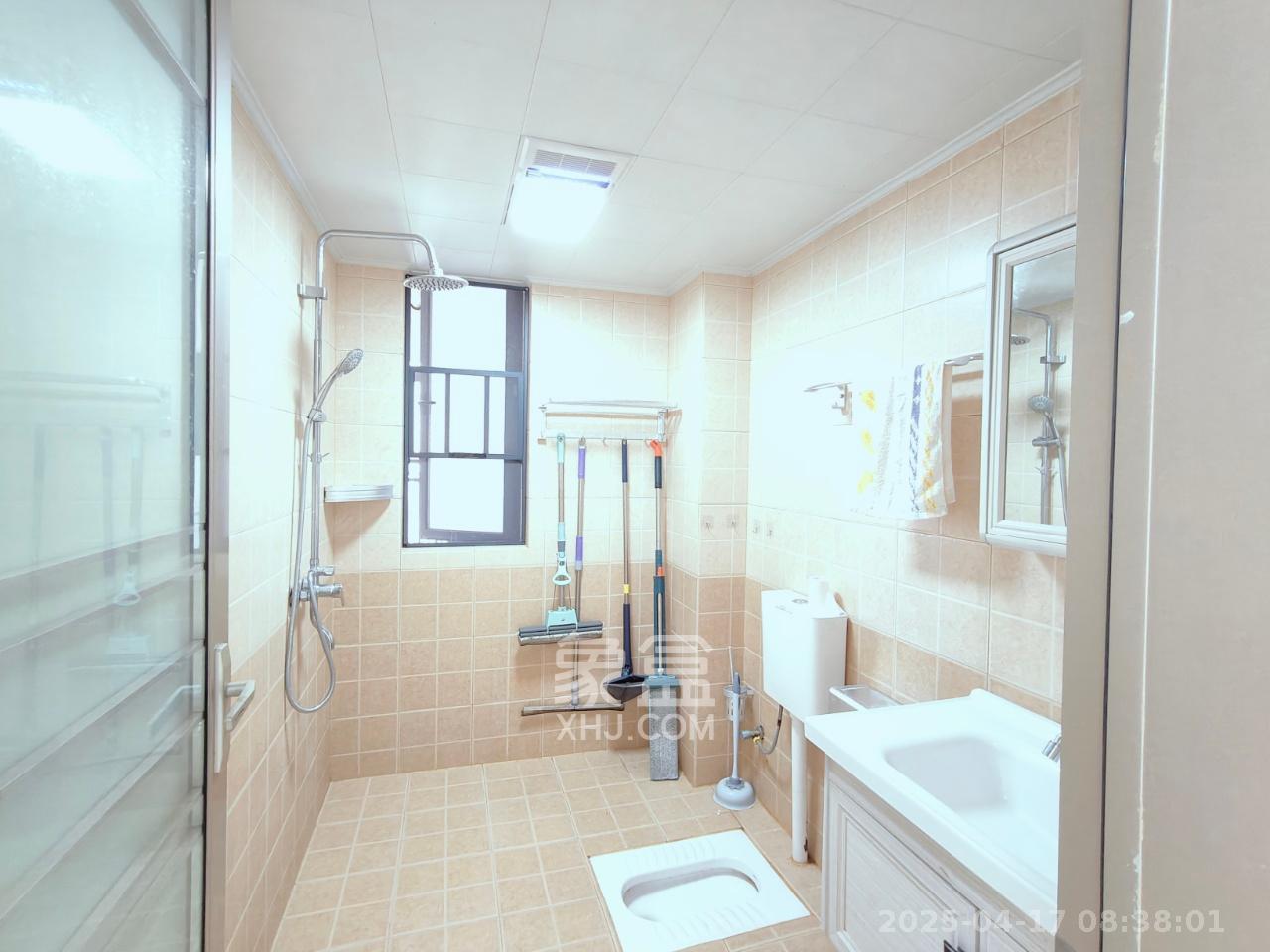 中国铁建京师璟台 3室2厅2卫 2000.0元/月 中国铁建京师璟台 3室2厅2卫 2000.0元/月室内图